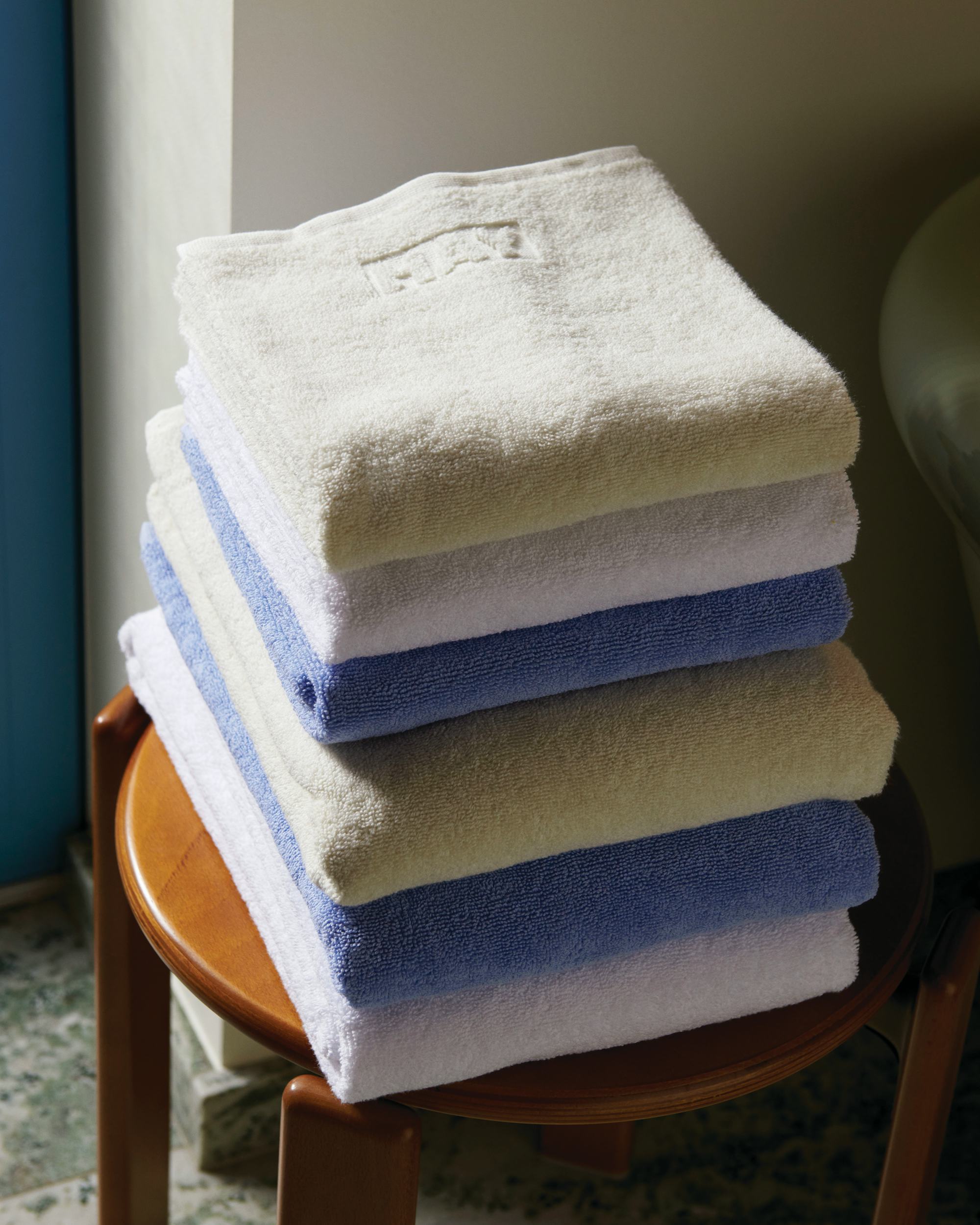 Mono Hand Towel – HAY