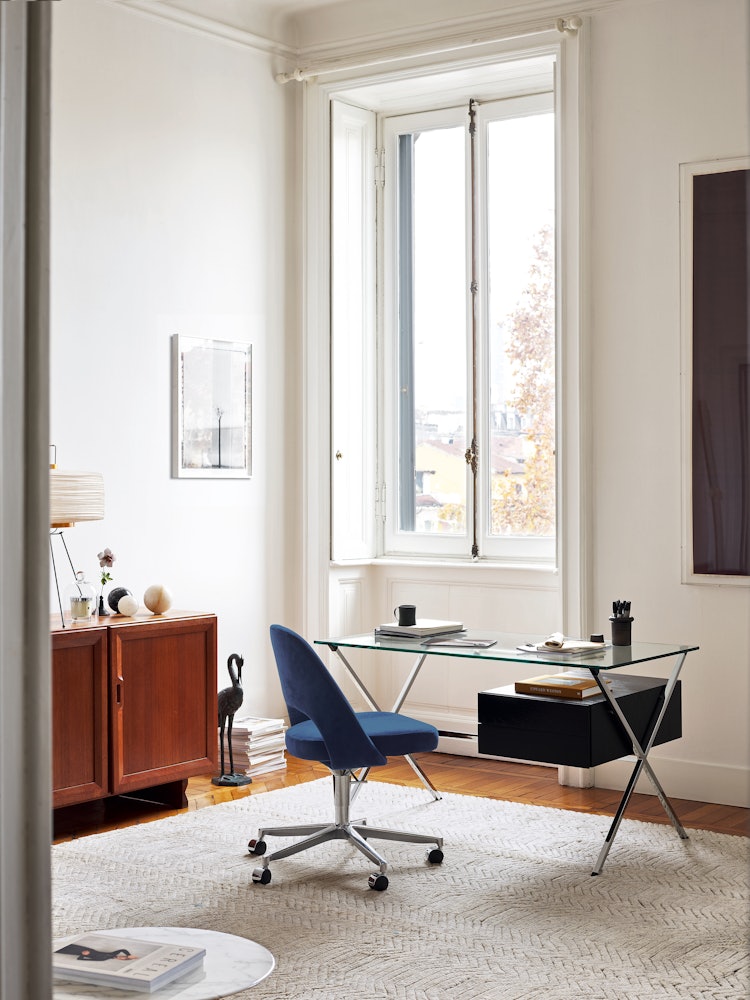 Saarinen Executive Office Side Chair