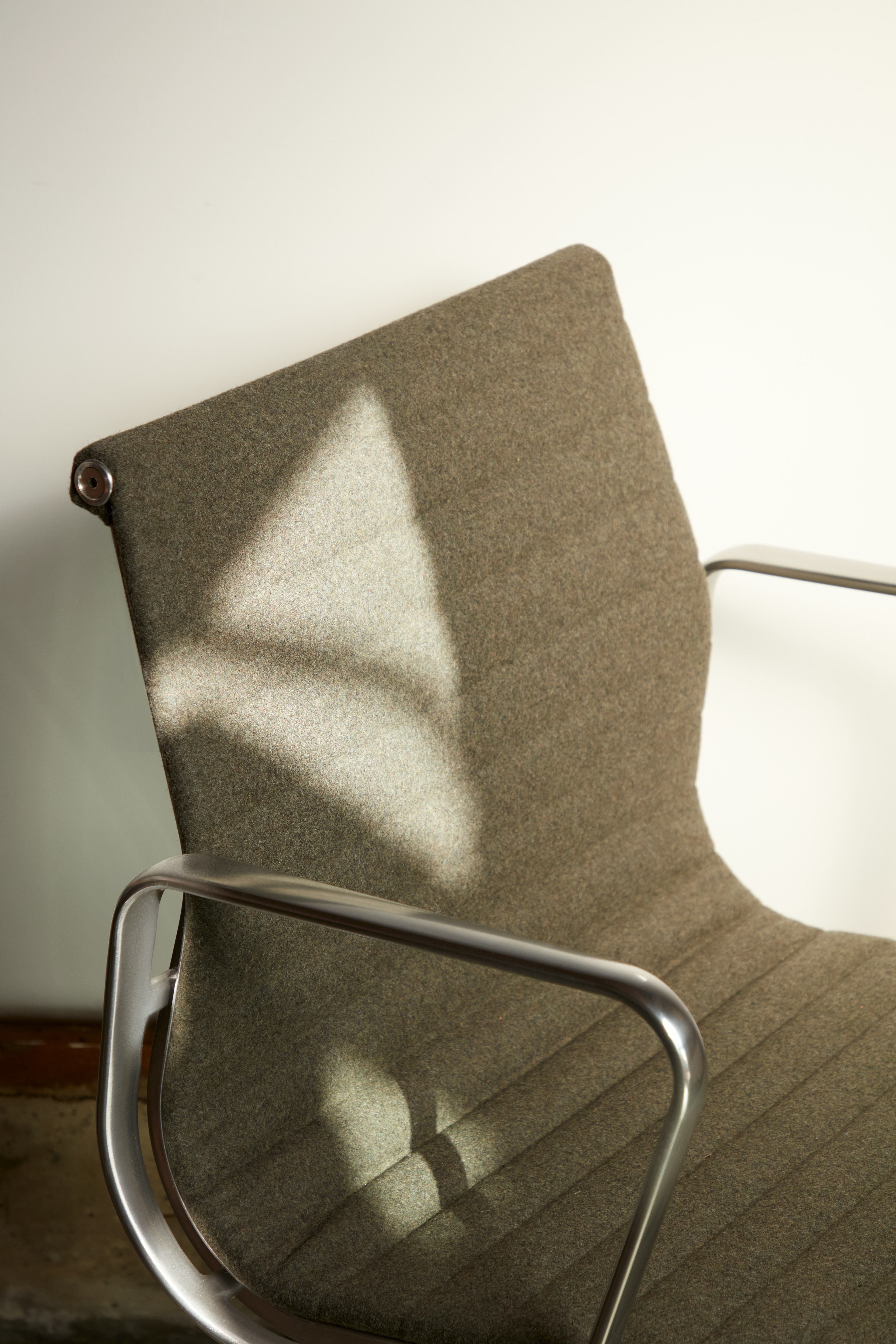 Eames Aluminum Group Chair