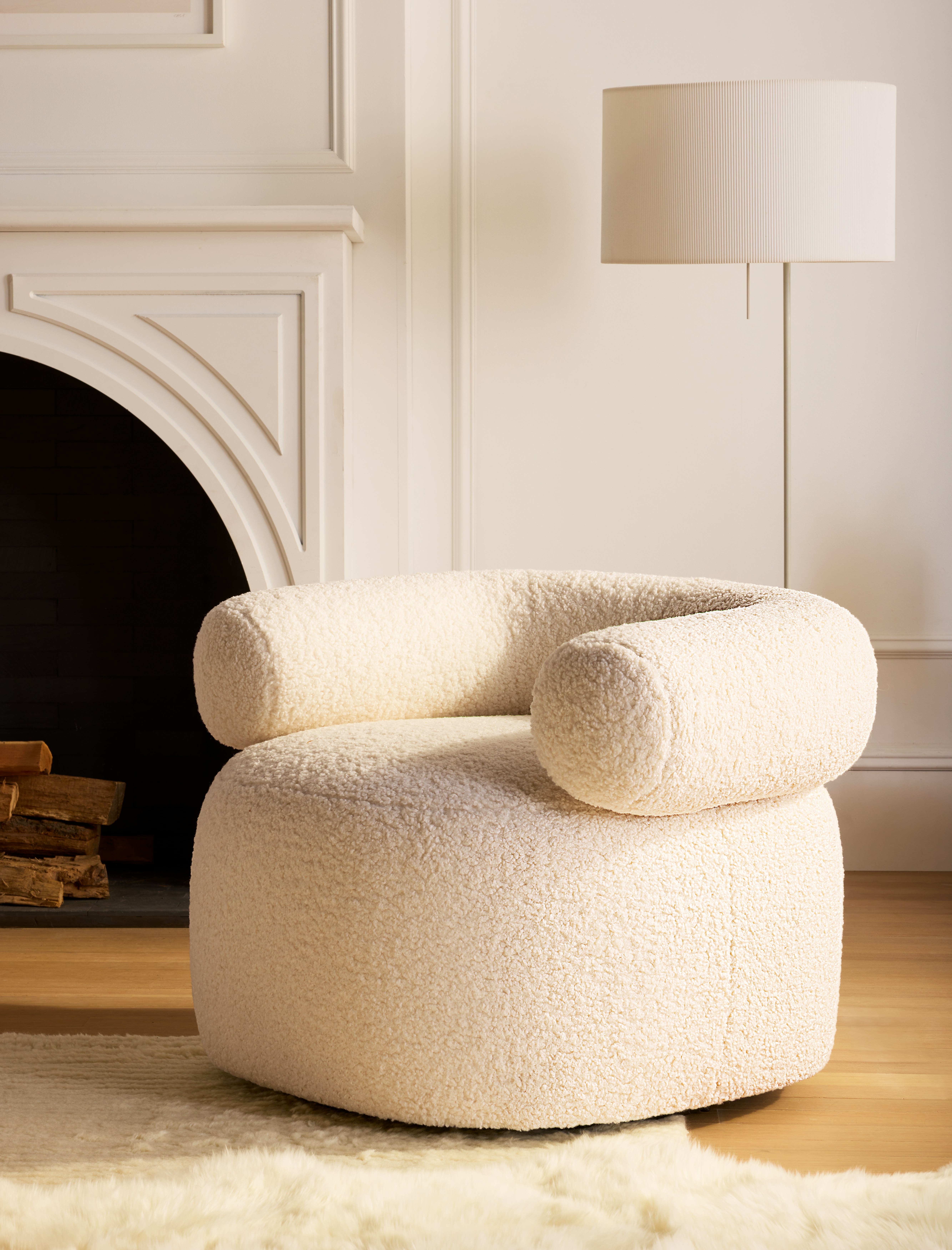 Huggy Swivel Chair