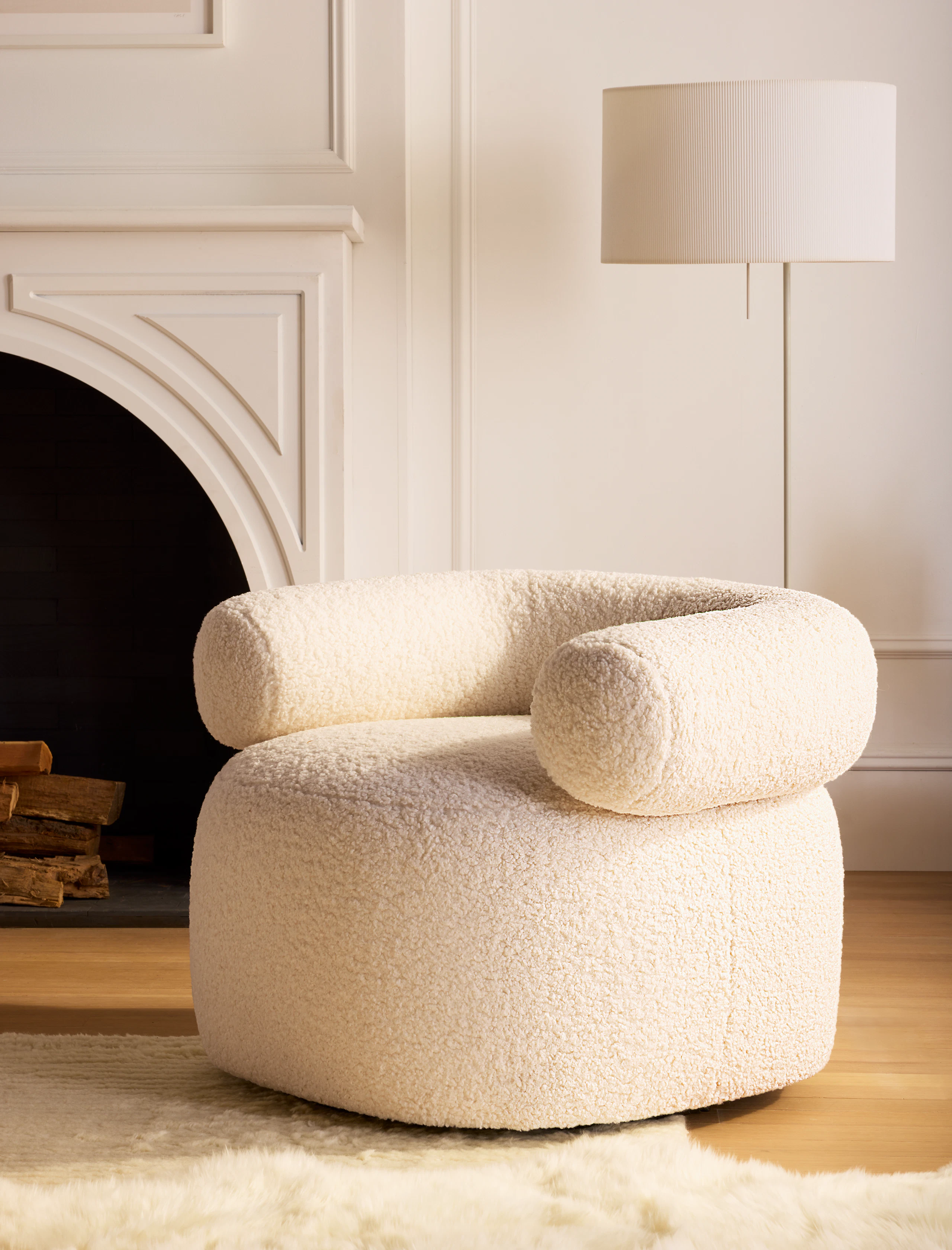 Huggy Swivel Chair