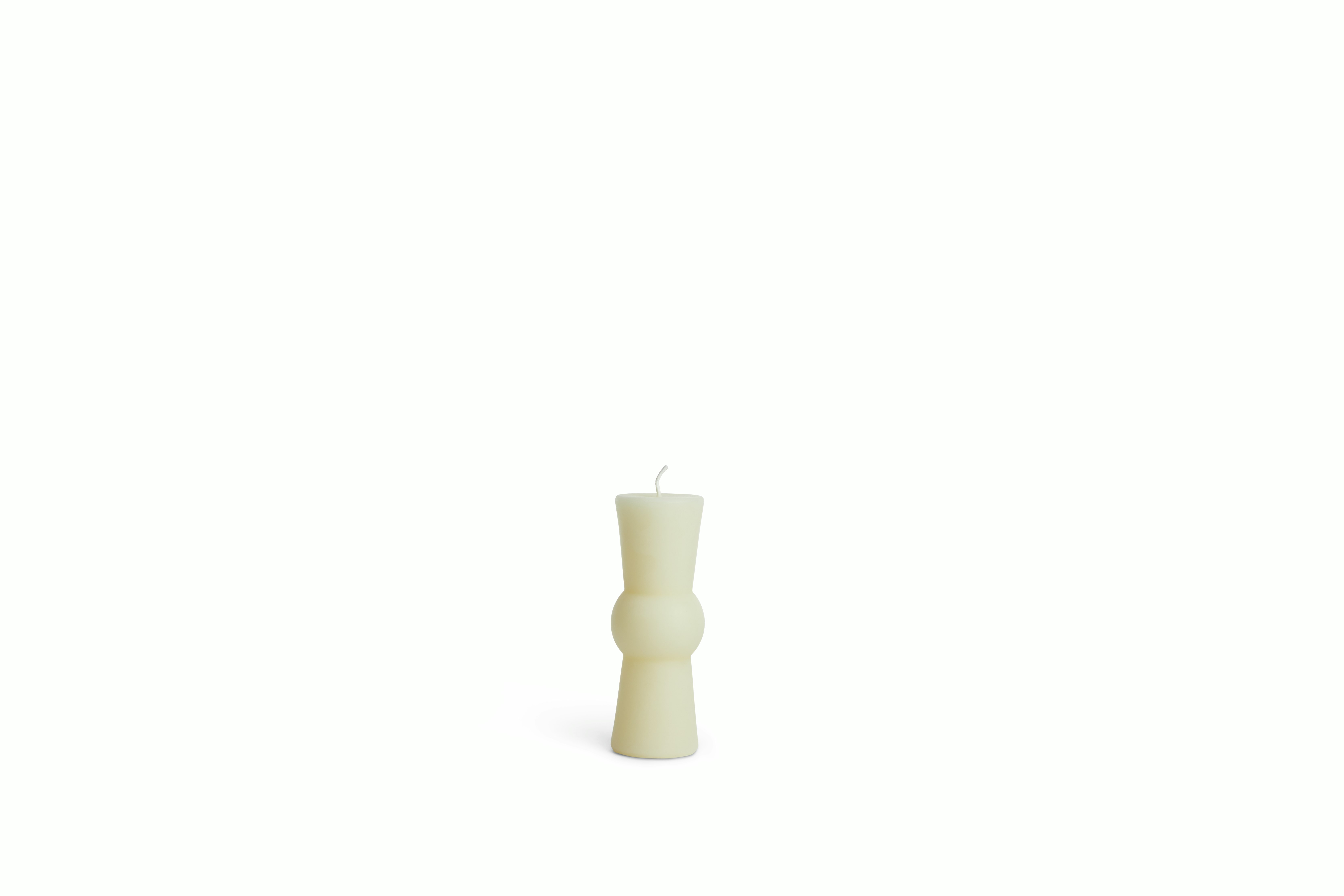 Josee Candle, Medium