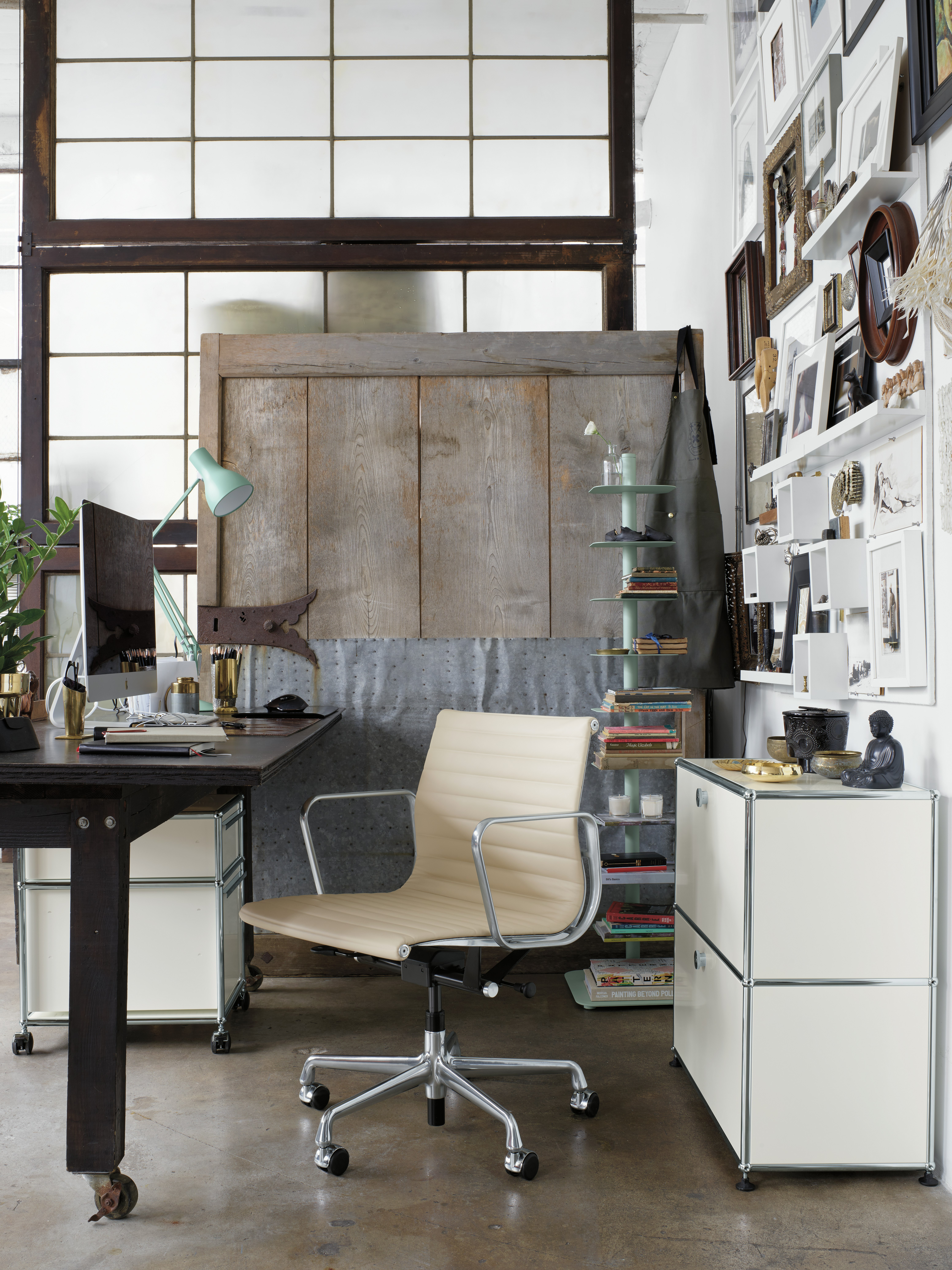 Eames Aluminum Group Chair