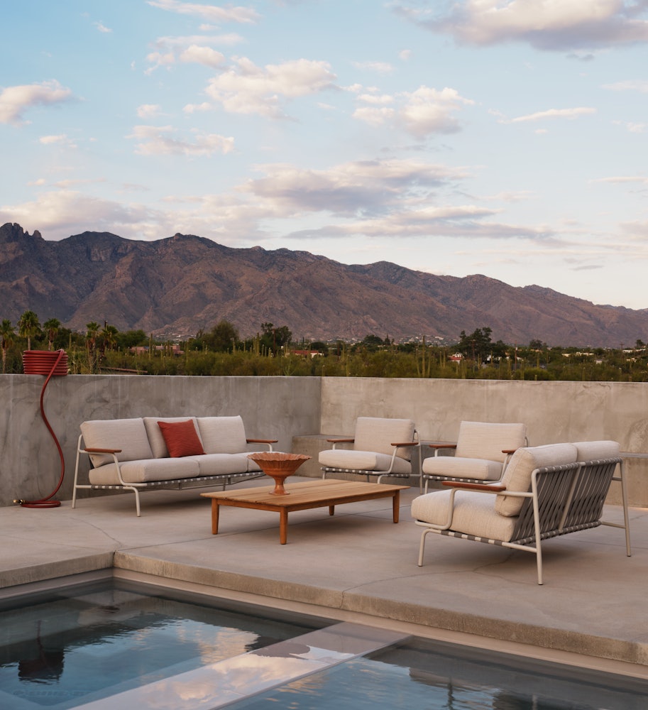 Settle Outdoor Lounge Chair