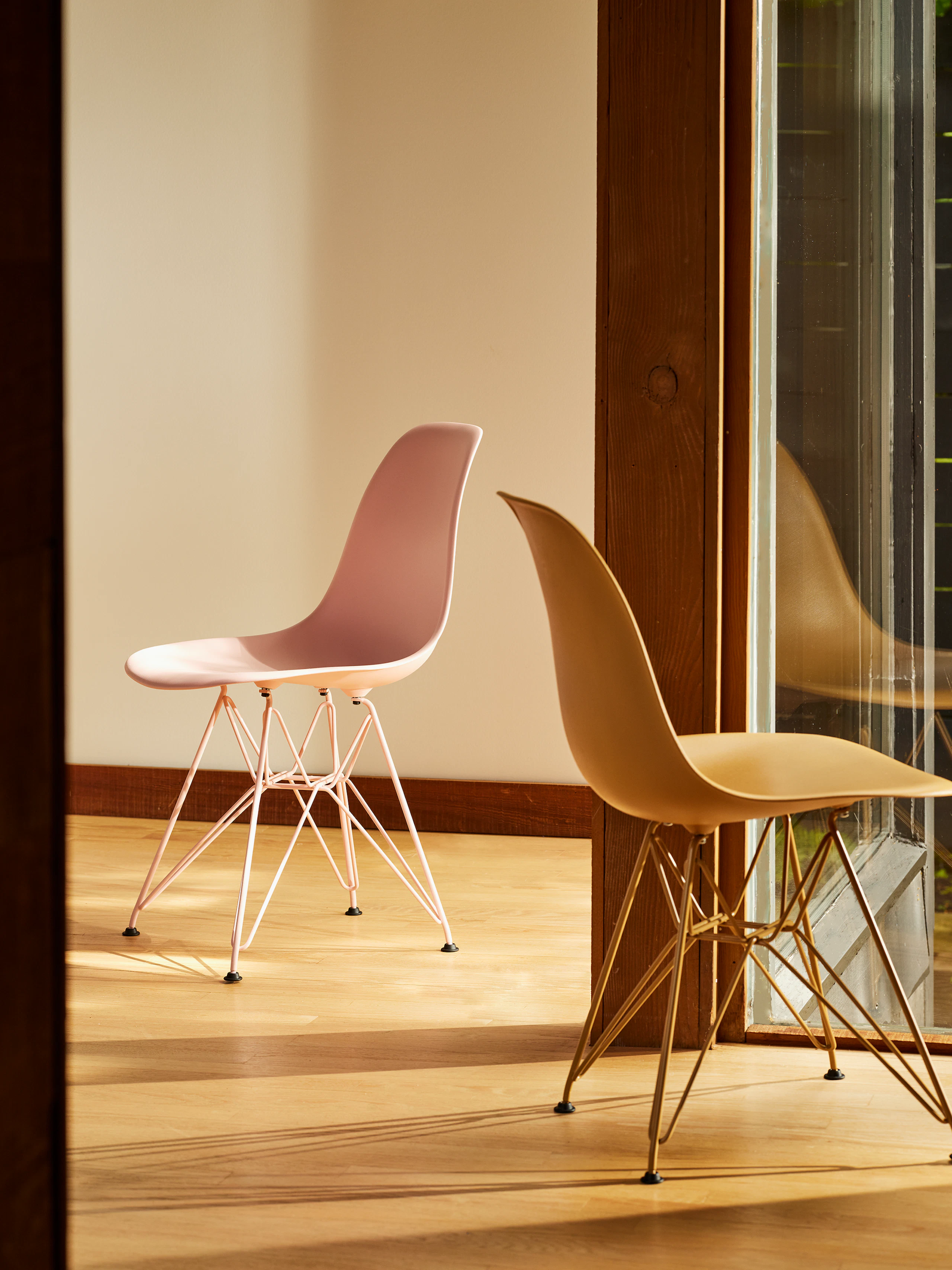 Herman Miller x HAY, Eames Molded Plastic Chair pink and toffee