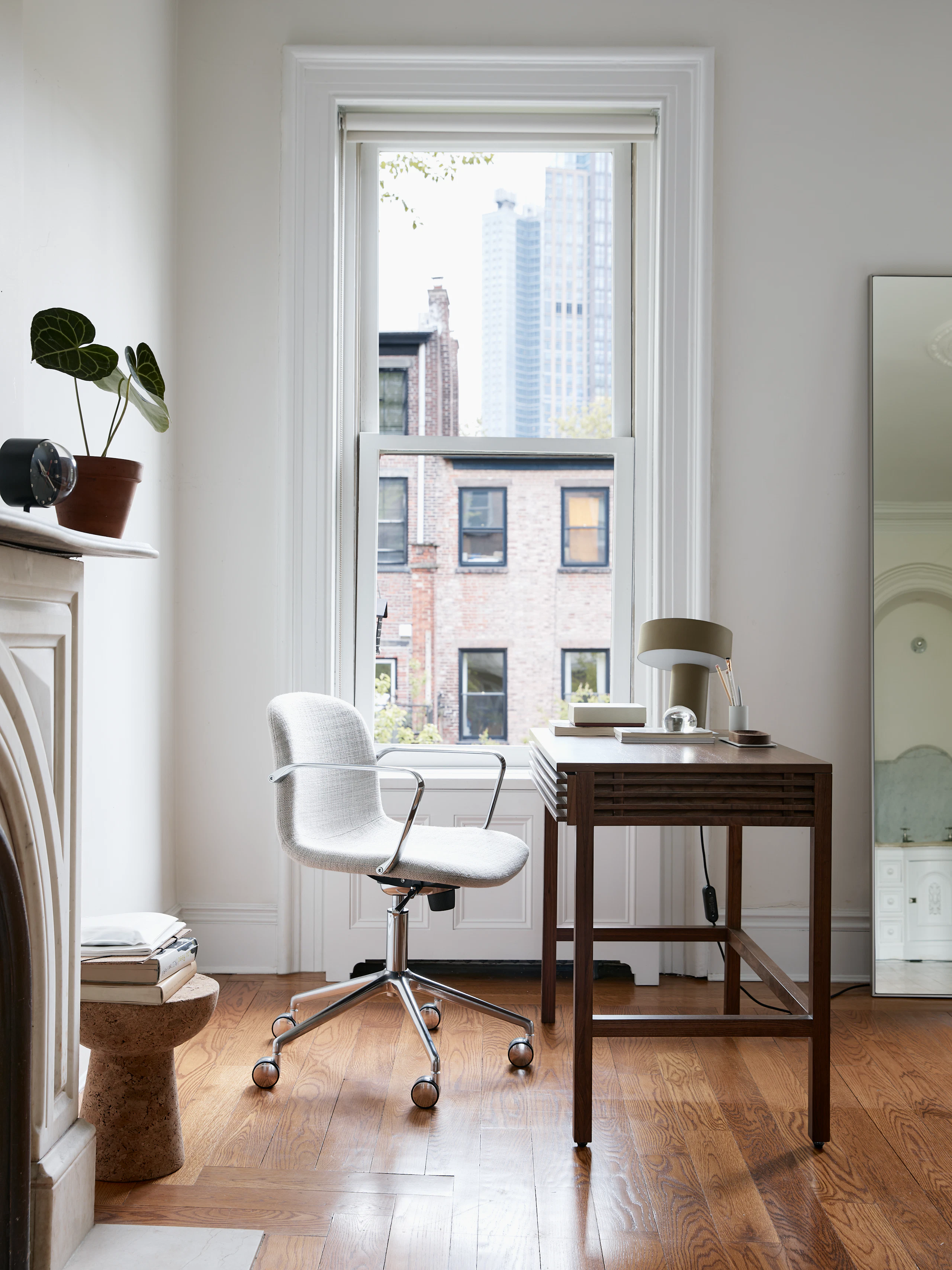 Line Desk and Bacco Task Chair