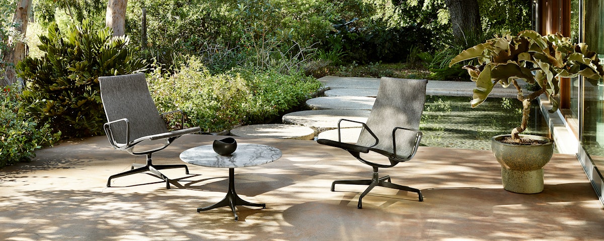 Nelson Pedestal Table Outdoor