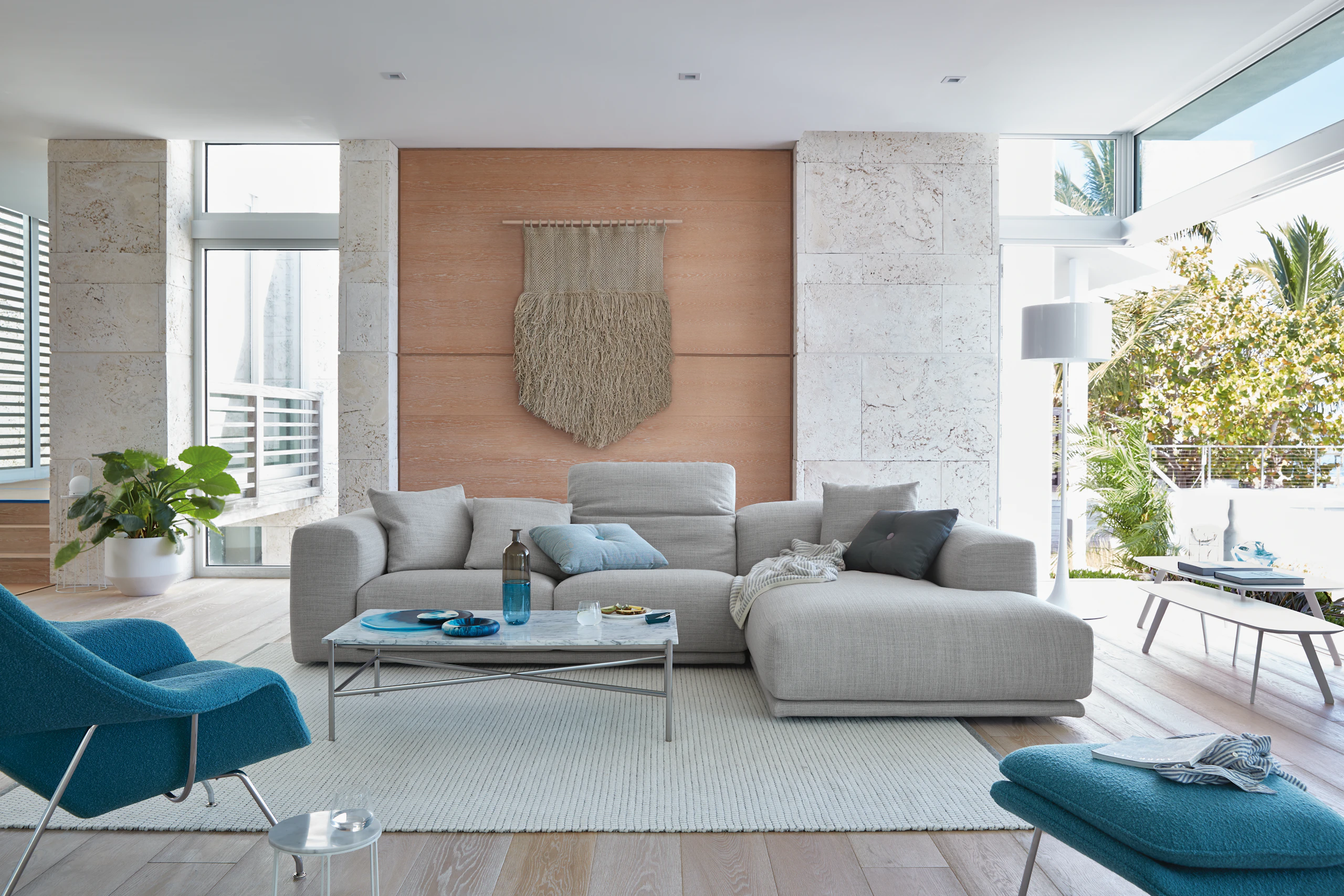 Kelston Sectional with Chaise Right