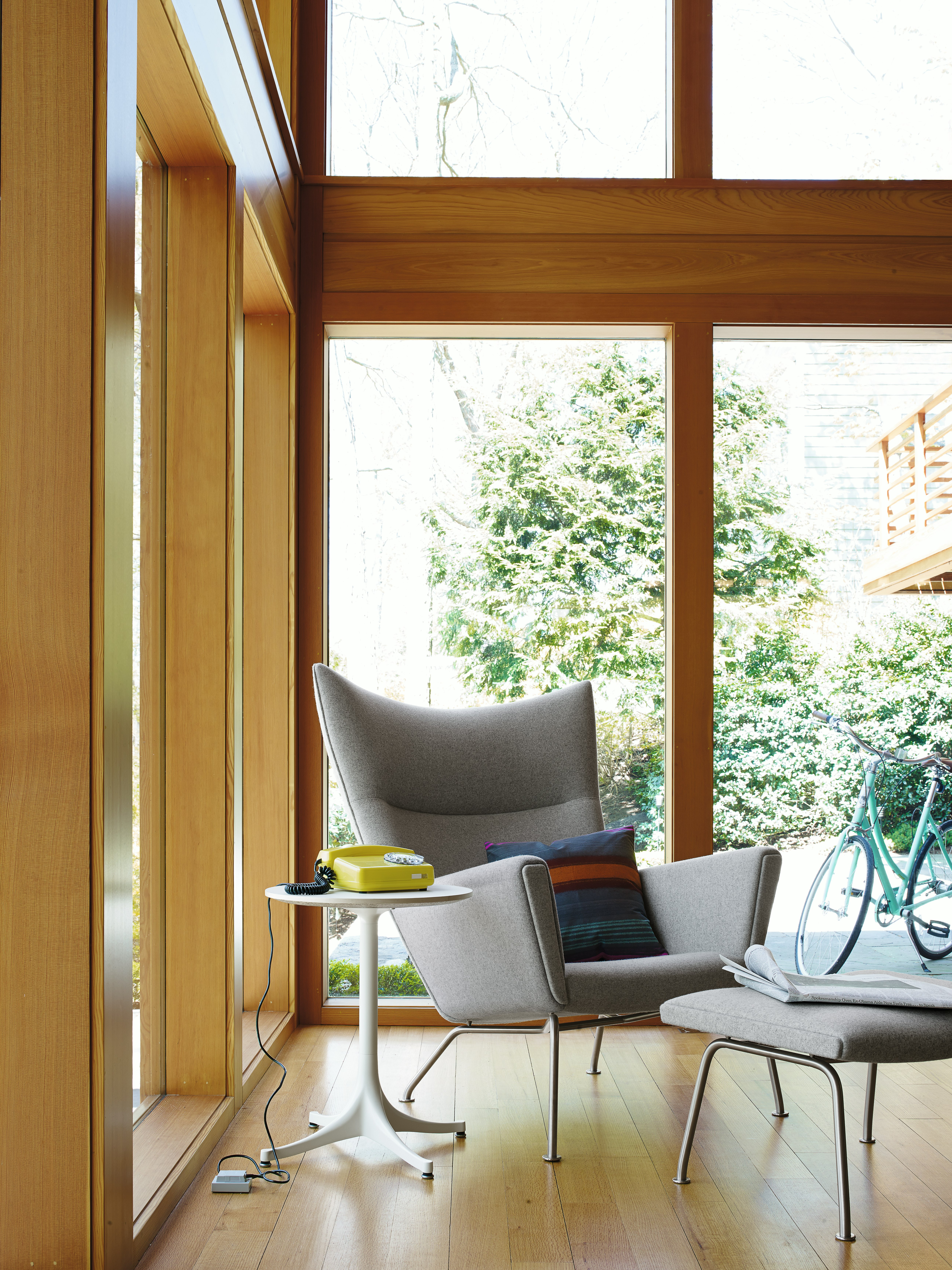 Nelson Pedestal Side Table