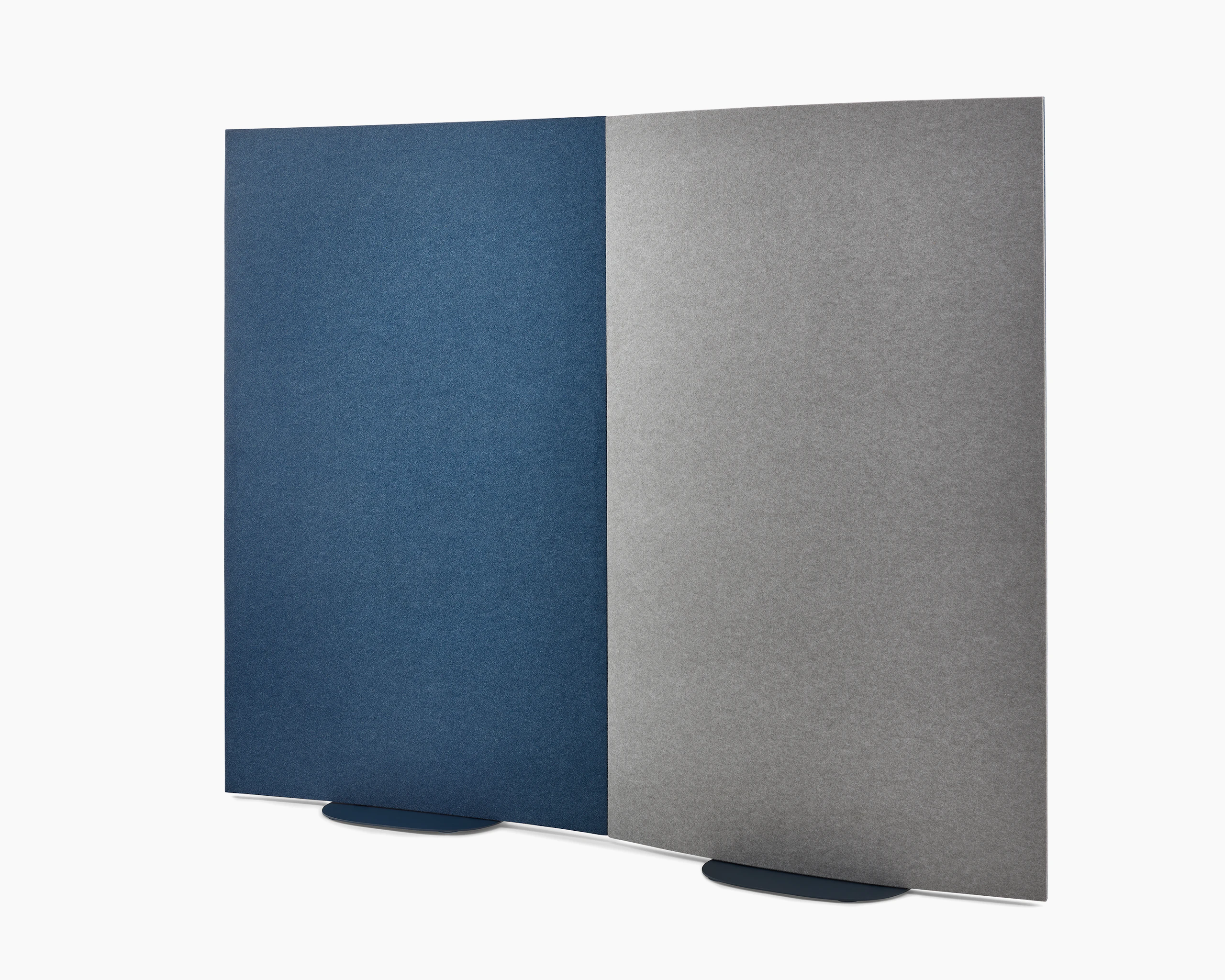 Blue and grey OE1 Curved Screens placed next to each other, viewed from an angle.