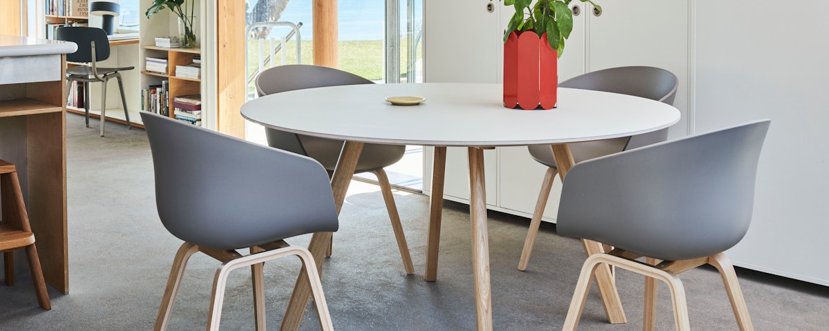 CPH 25 Dining Table