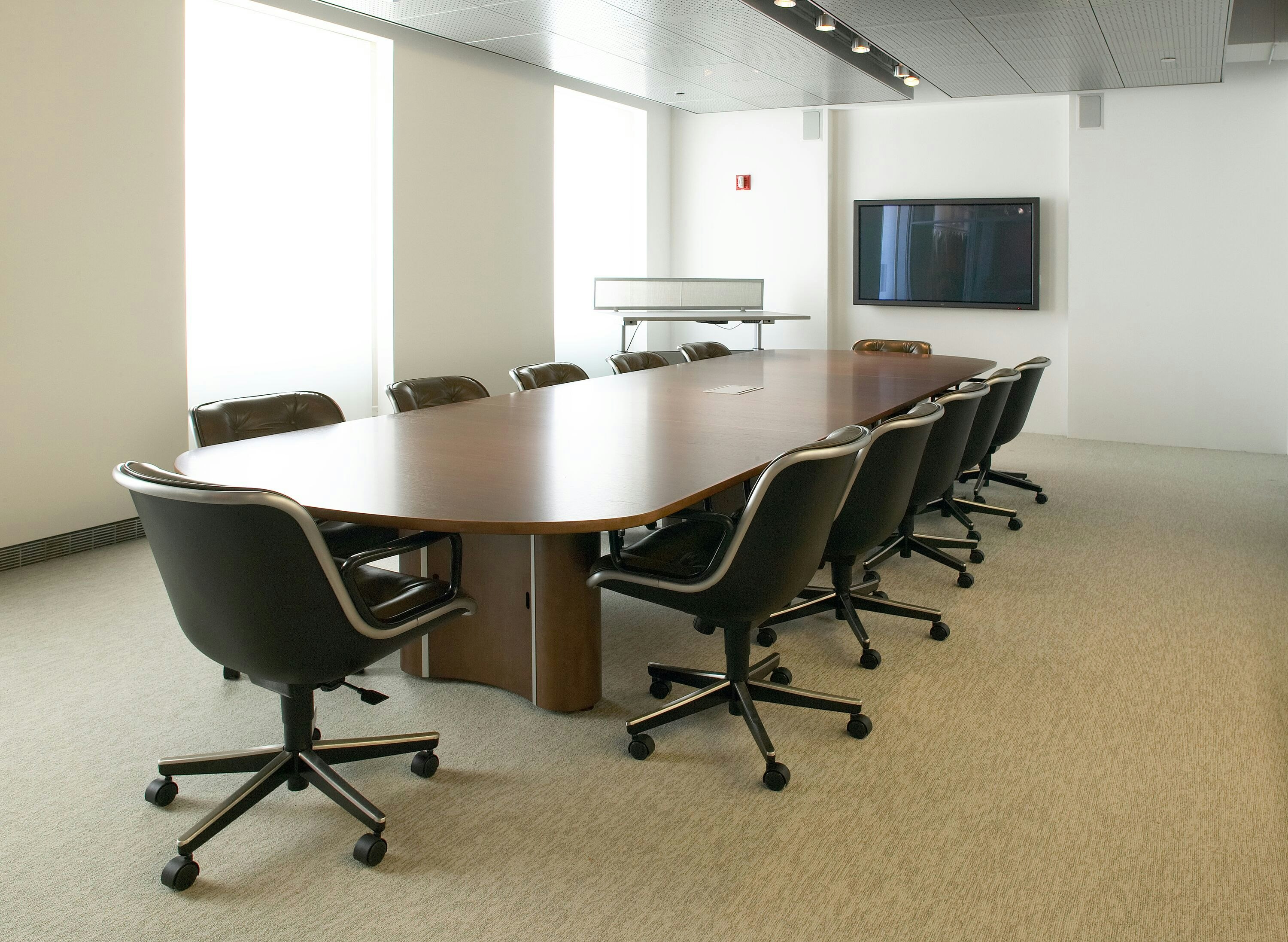 Executive meeting room discount chairs