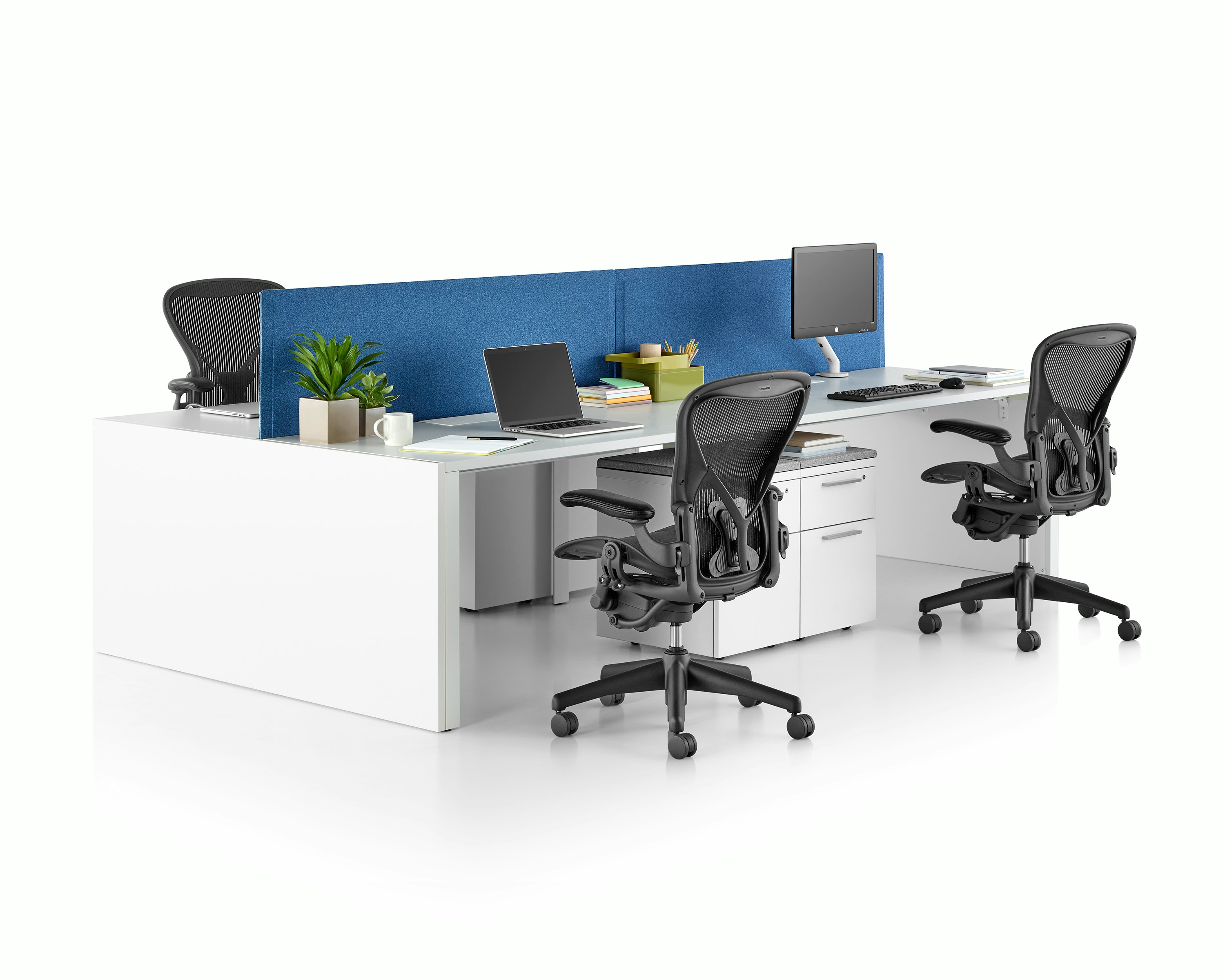 Layout Studio, Four-Person Bench with Pari Screens