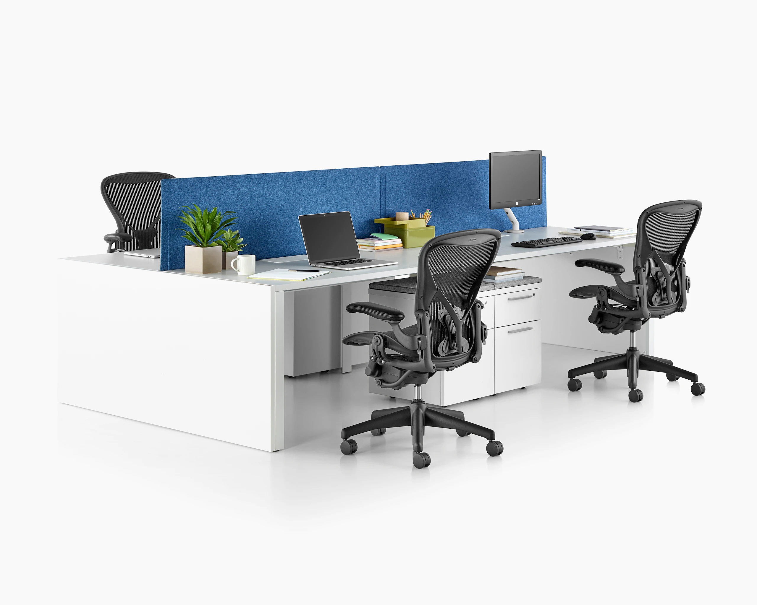 Layout Studio, Four-Person Bench with Pari Screens