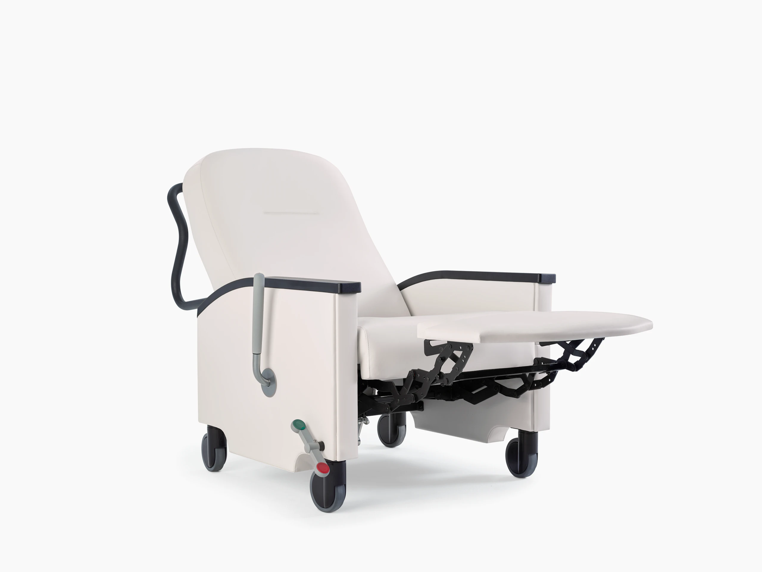 Pristo Recliner on whitesweep.