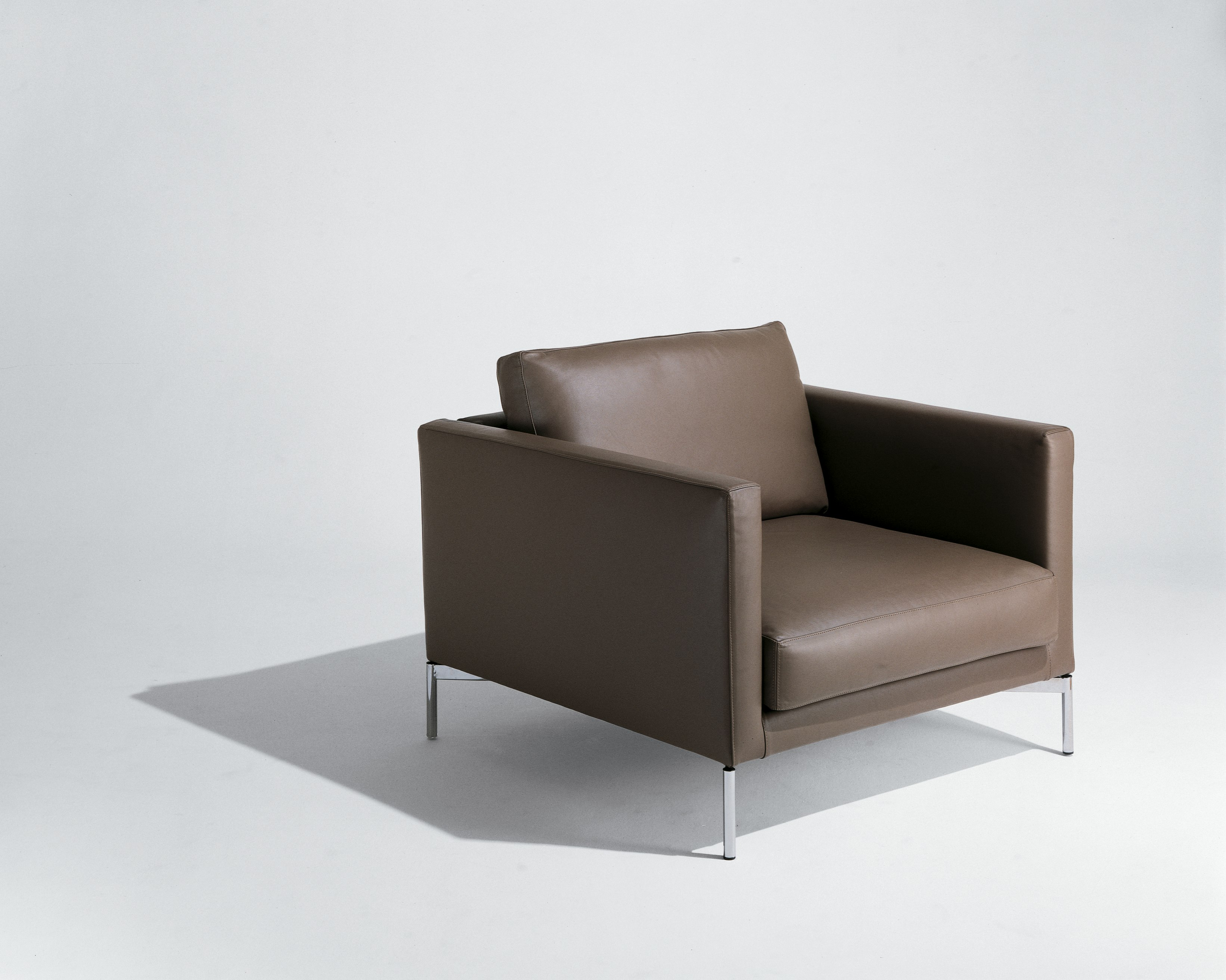Divina Lounge Chair