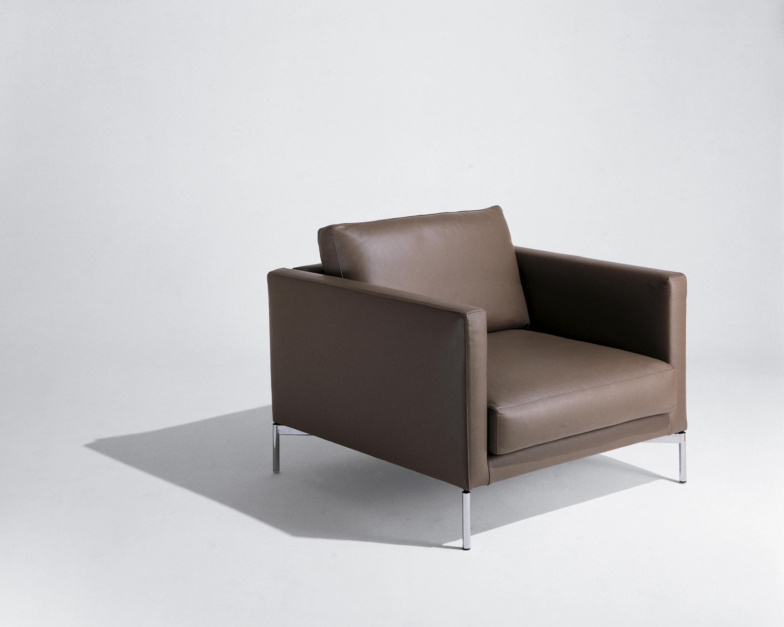 Divina Lounge Chair