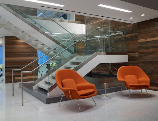 Saarinen Womb Chair, Saarinen Side Table Saarinen Womb Chair