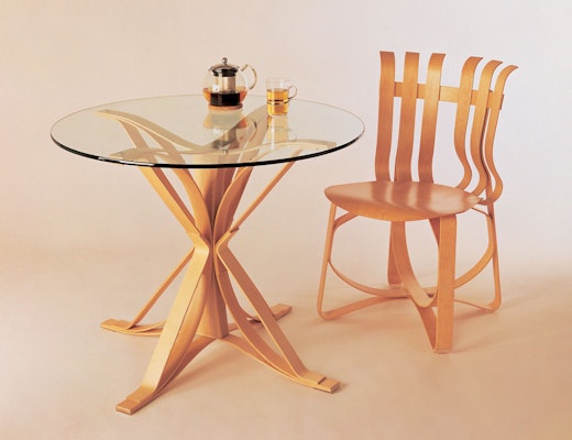 Knoll bentwood Frank Gehry Face Off Table