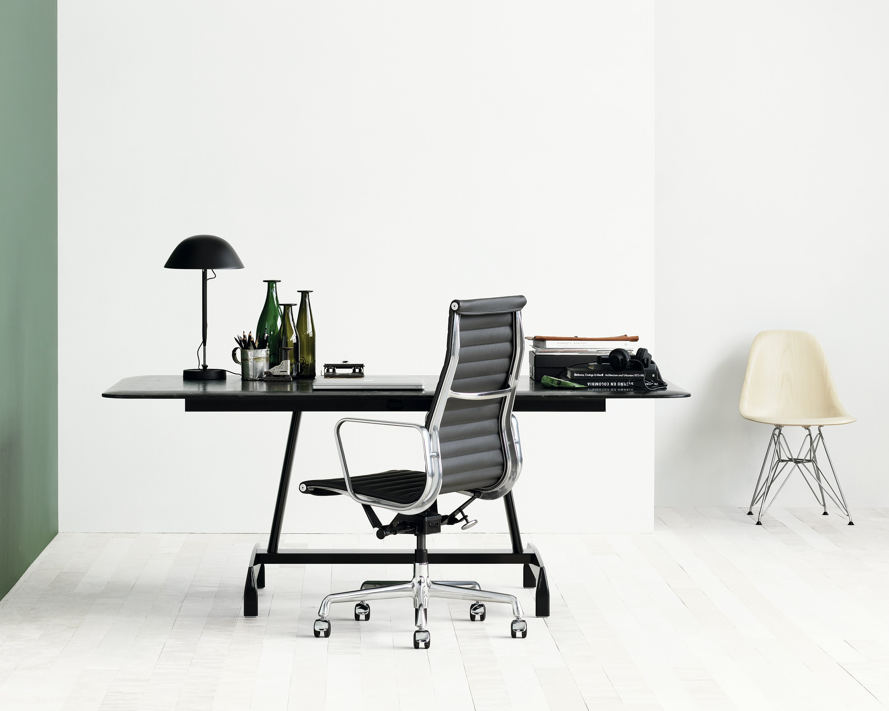 Eames Aluminum Group Chair