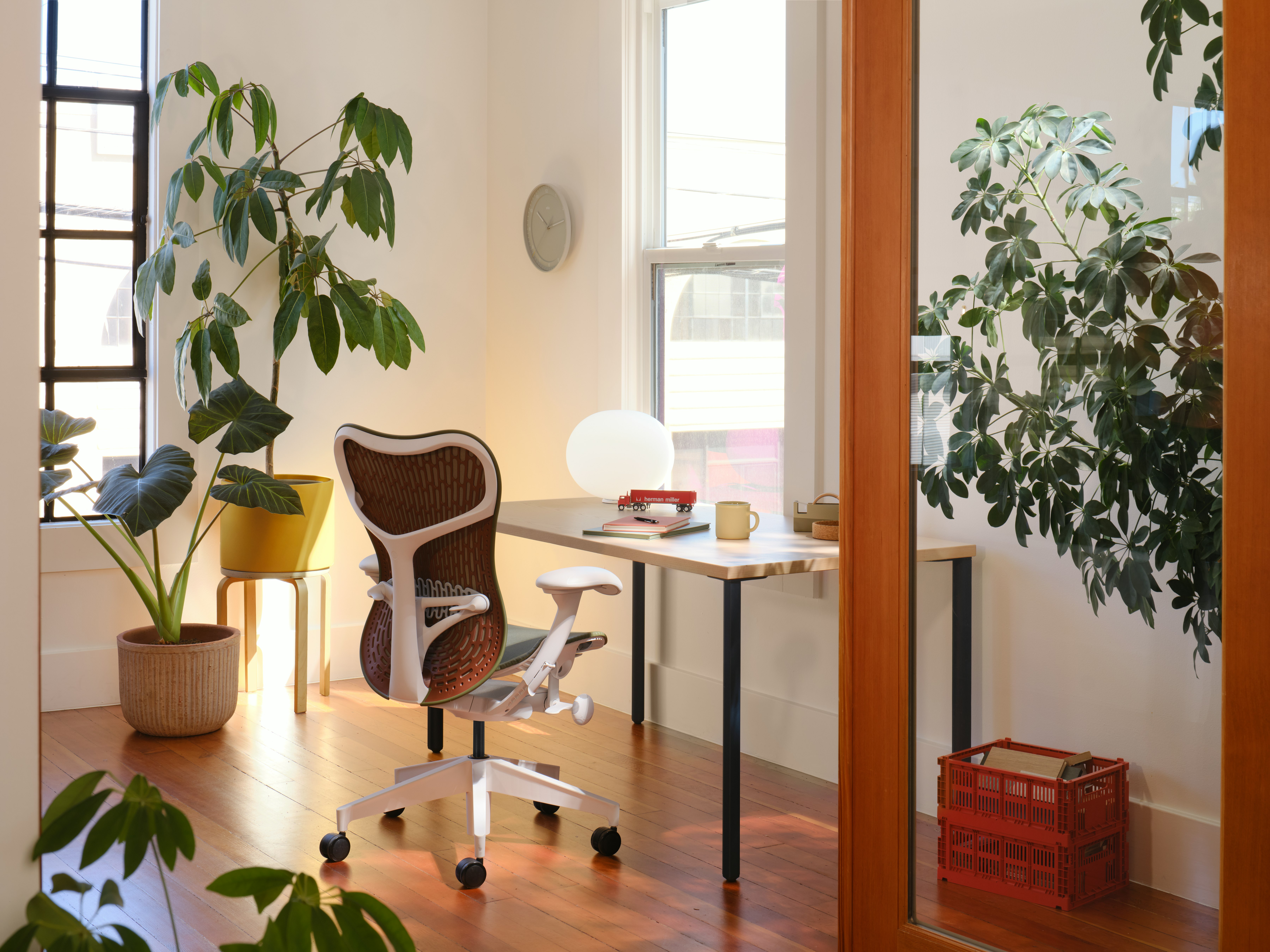 Mirra 2 Chair in Olive, Cordovan and Alpine