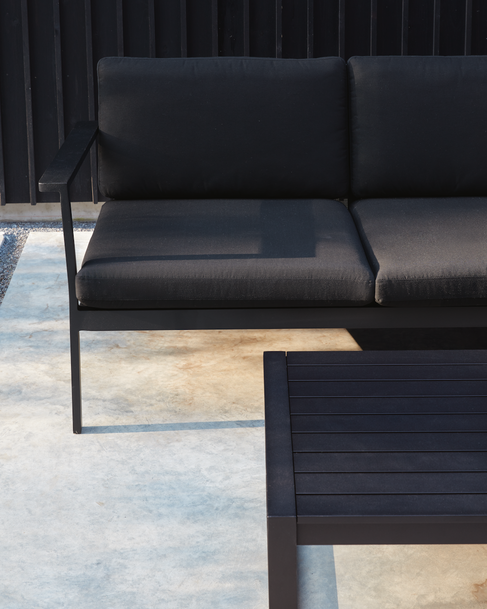 Eos Chaise Lounge – Design Within Reach