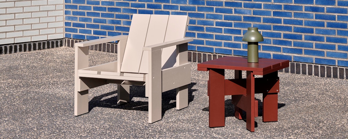 Crate Lounge Chair and Crate Coffee Table in an outdoor patio setting