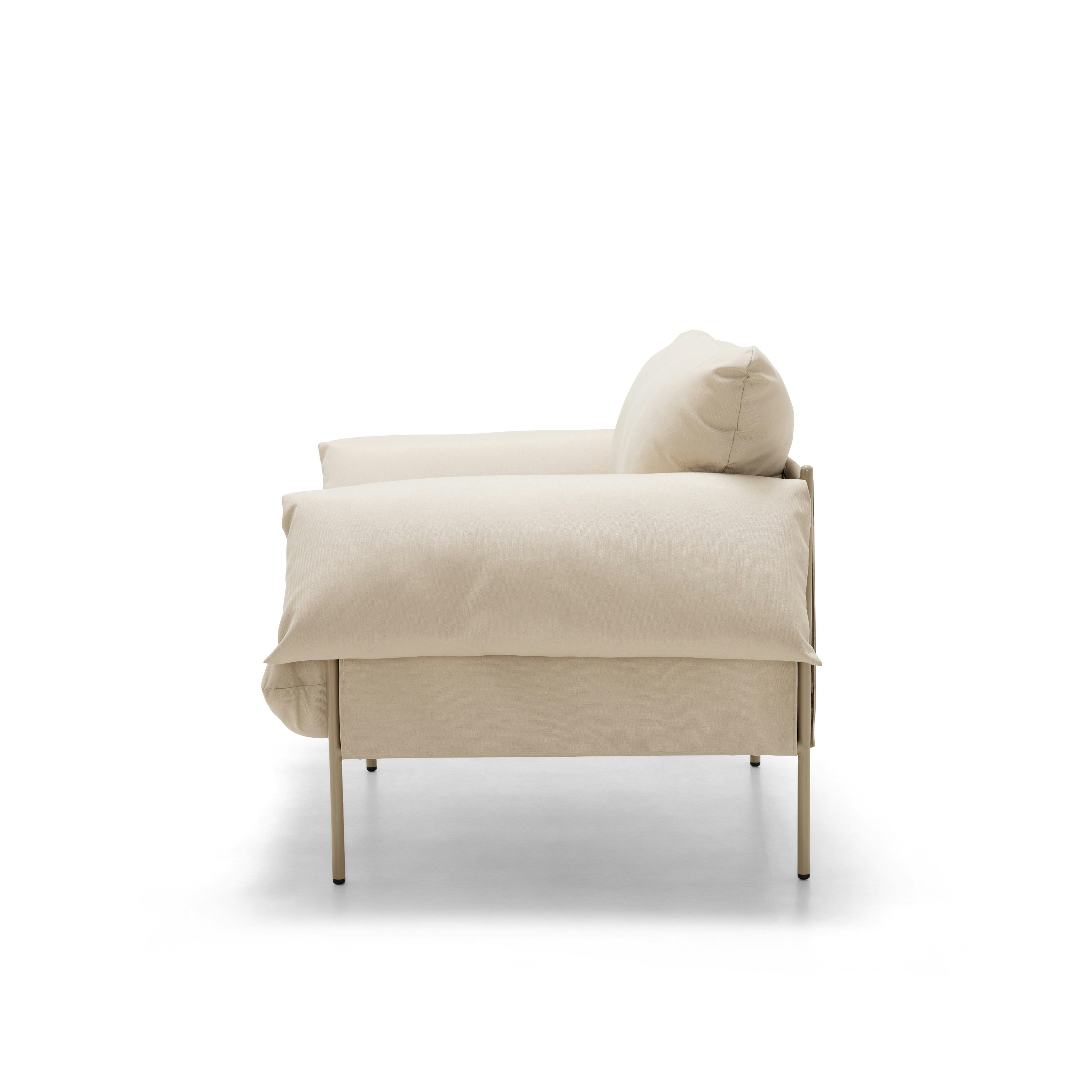 Alva Outdoor Lounge Chair in Palermo Sand