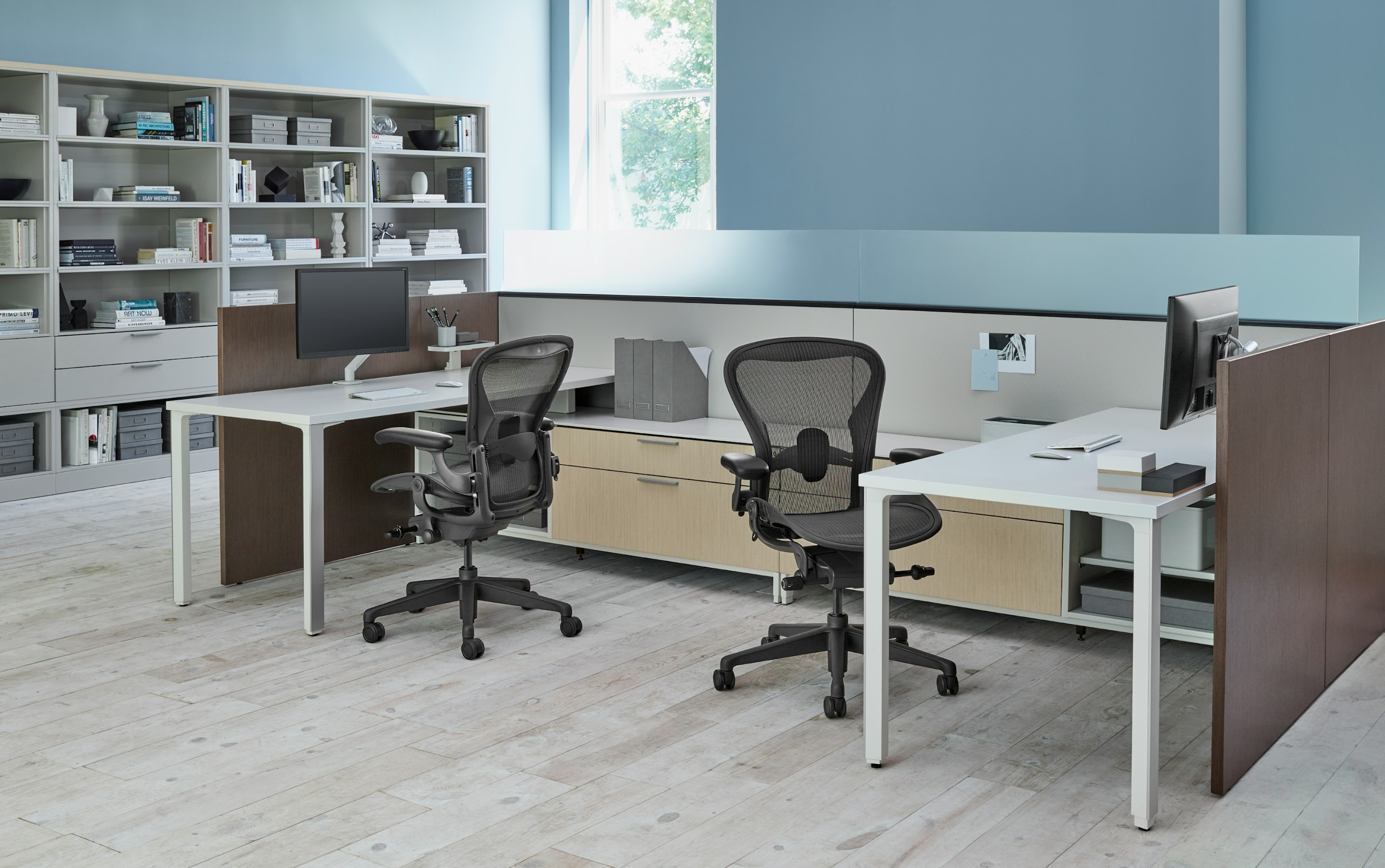 Aeron Chairs with Canvas Office Landscape