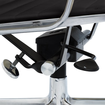Eames Soft Pad Chair, Management Height – Design Within Reach