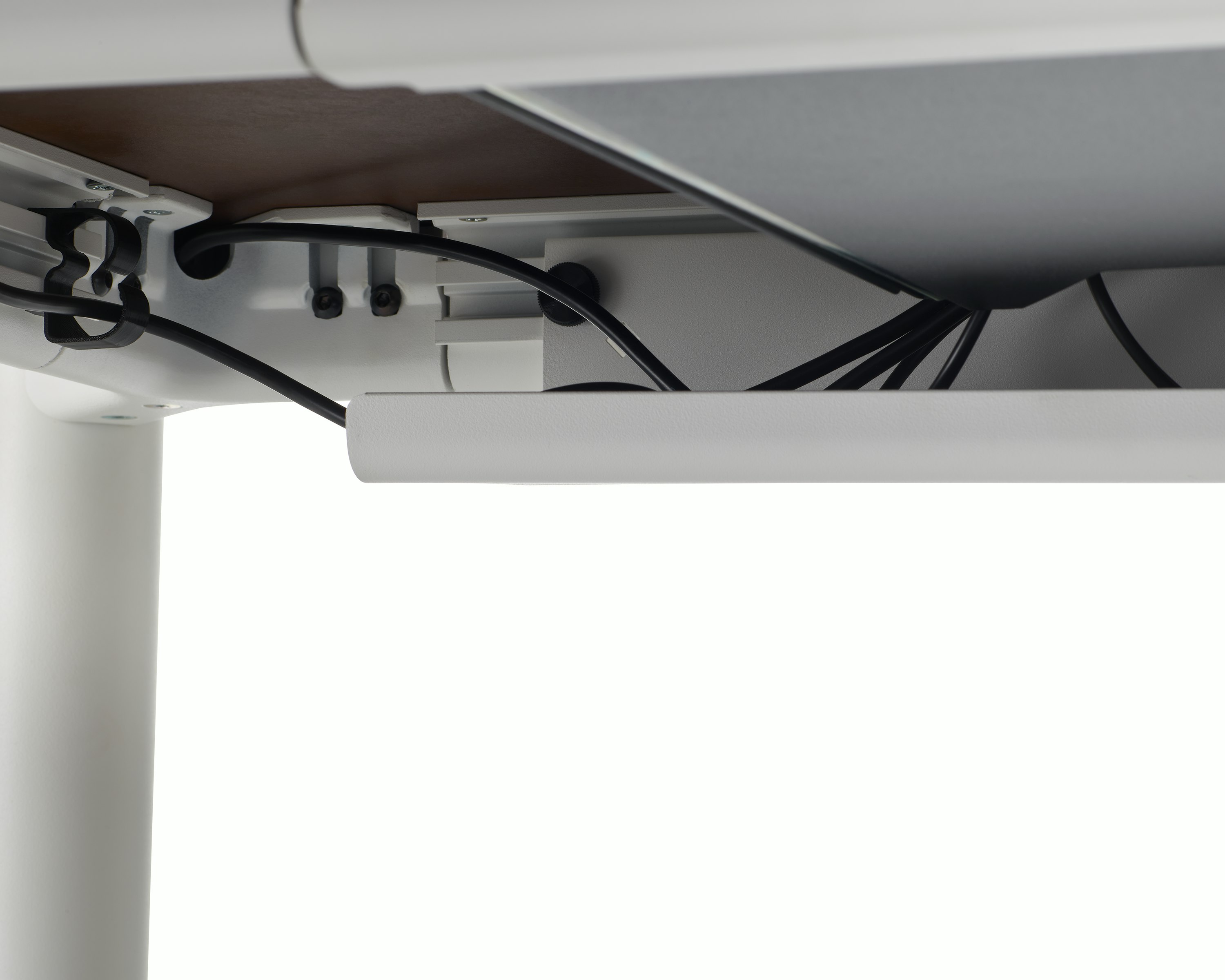 Spout Sit-to-Stand Table