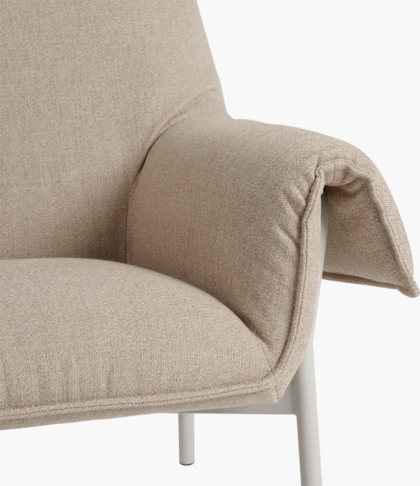 Wrap lounge chair grey ecriture 240 detail Muuto hi res
