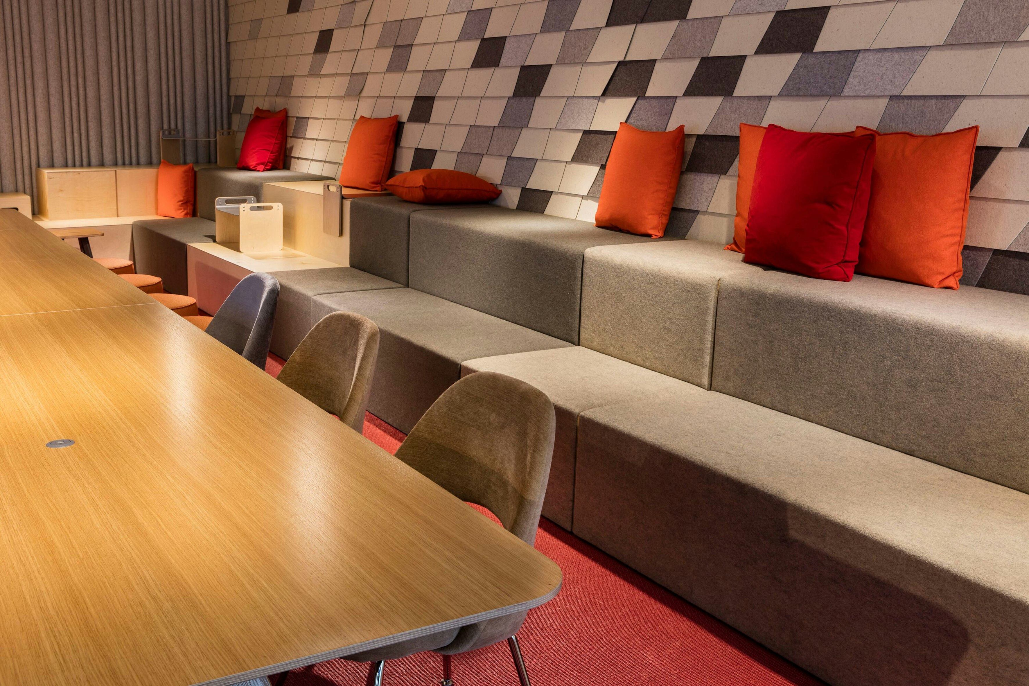 Rockwell Unscripted™ Steps Knoll