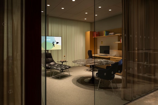 eero saarinen dining table side table executive chair jehs+laub lounge chair washington dc showroom