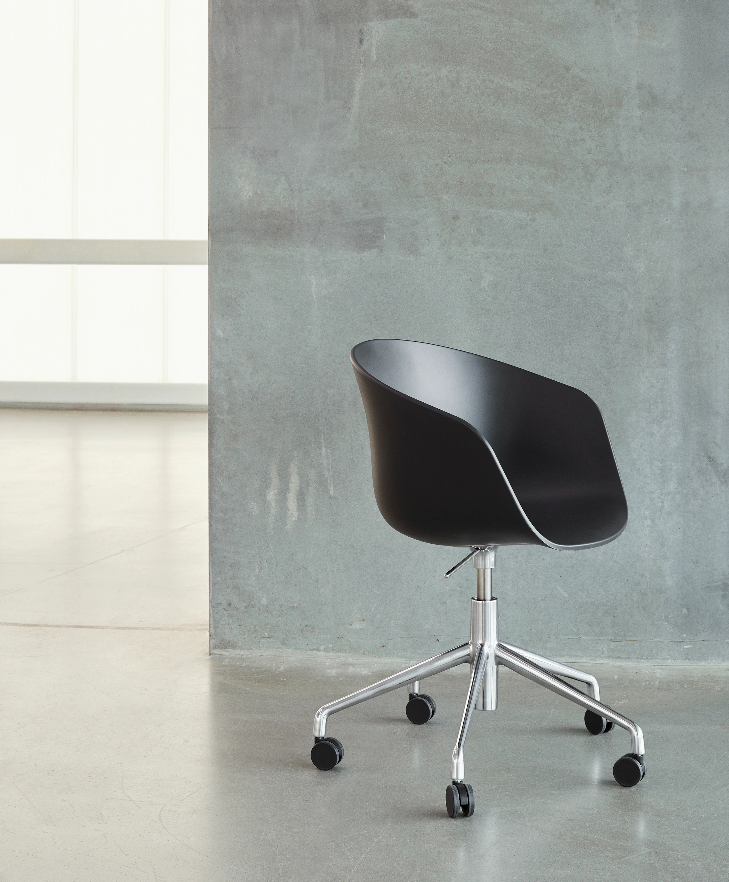 AAC 52 Black Polished Aluminium Armchair