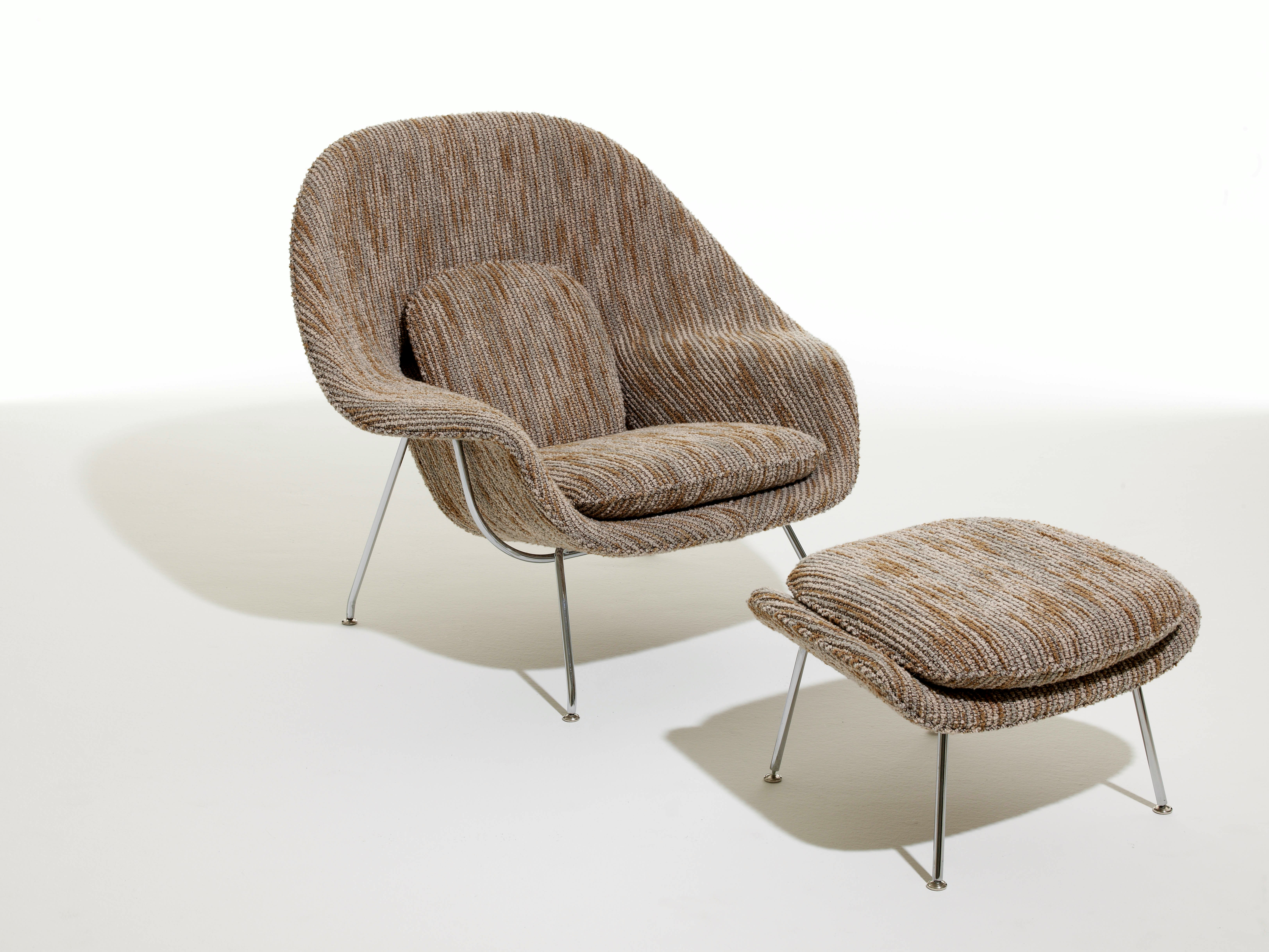 Saarinen Womb Chair and neutral Ottoman