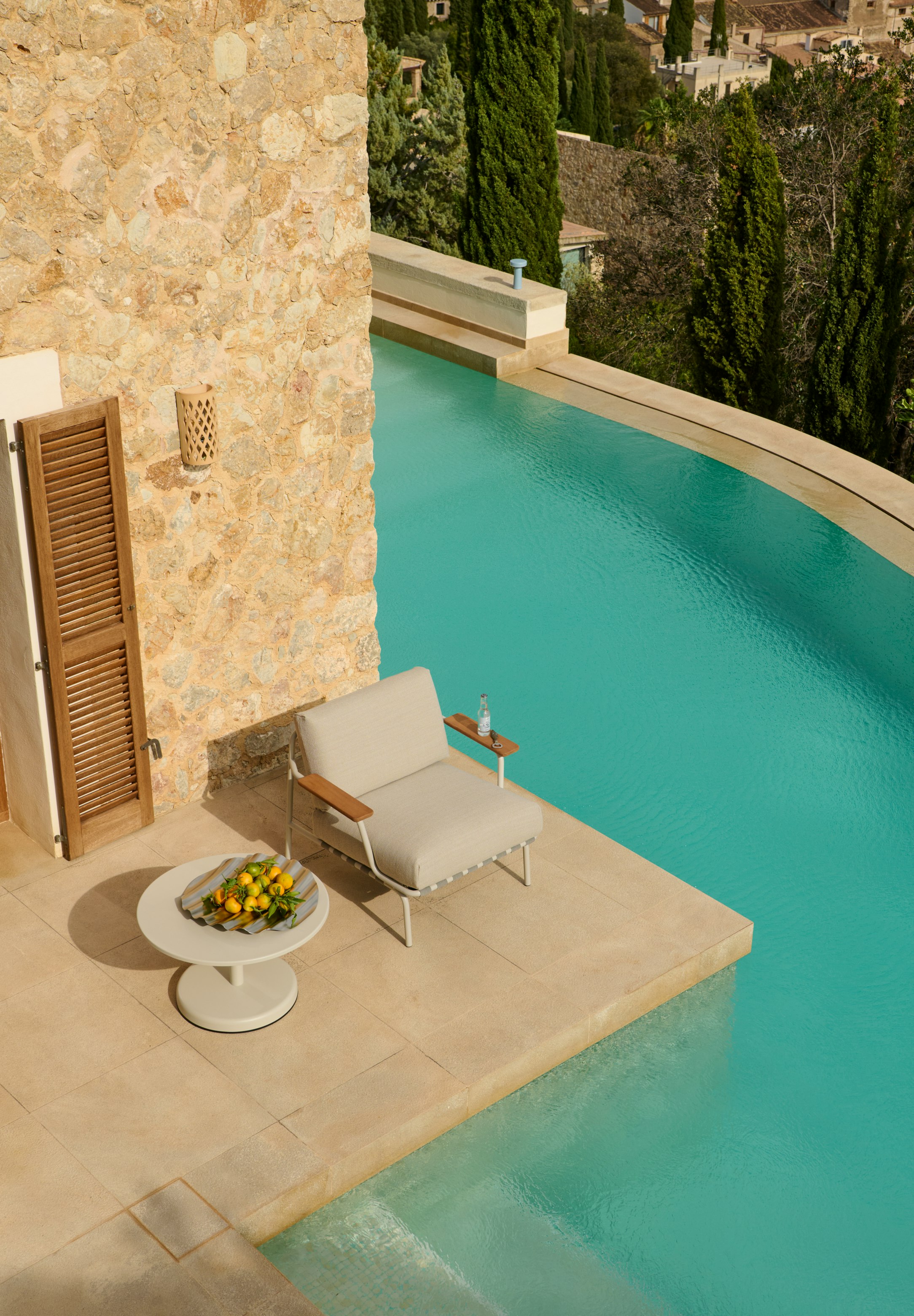 Settle Outdoor Lounge Chair