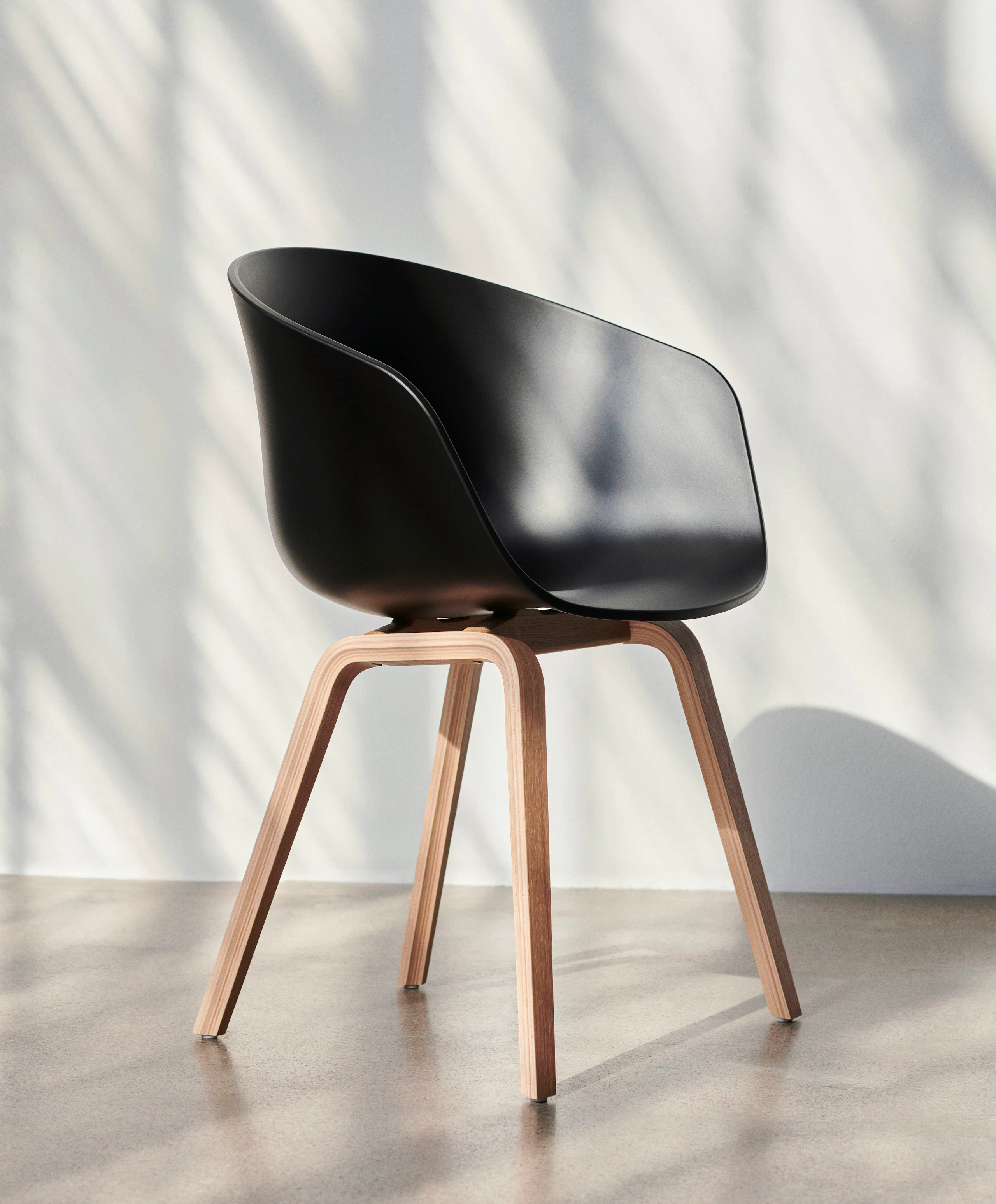 AAC 22, Black Oak armchair