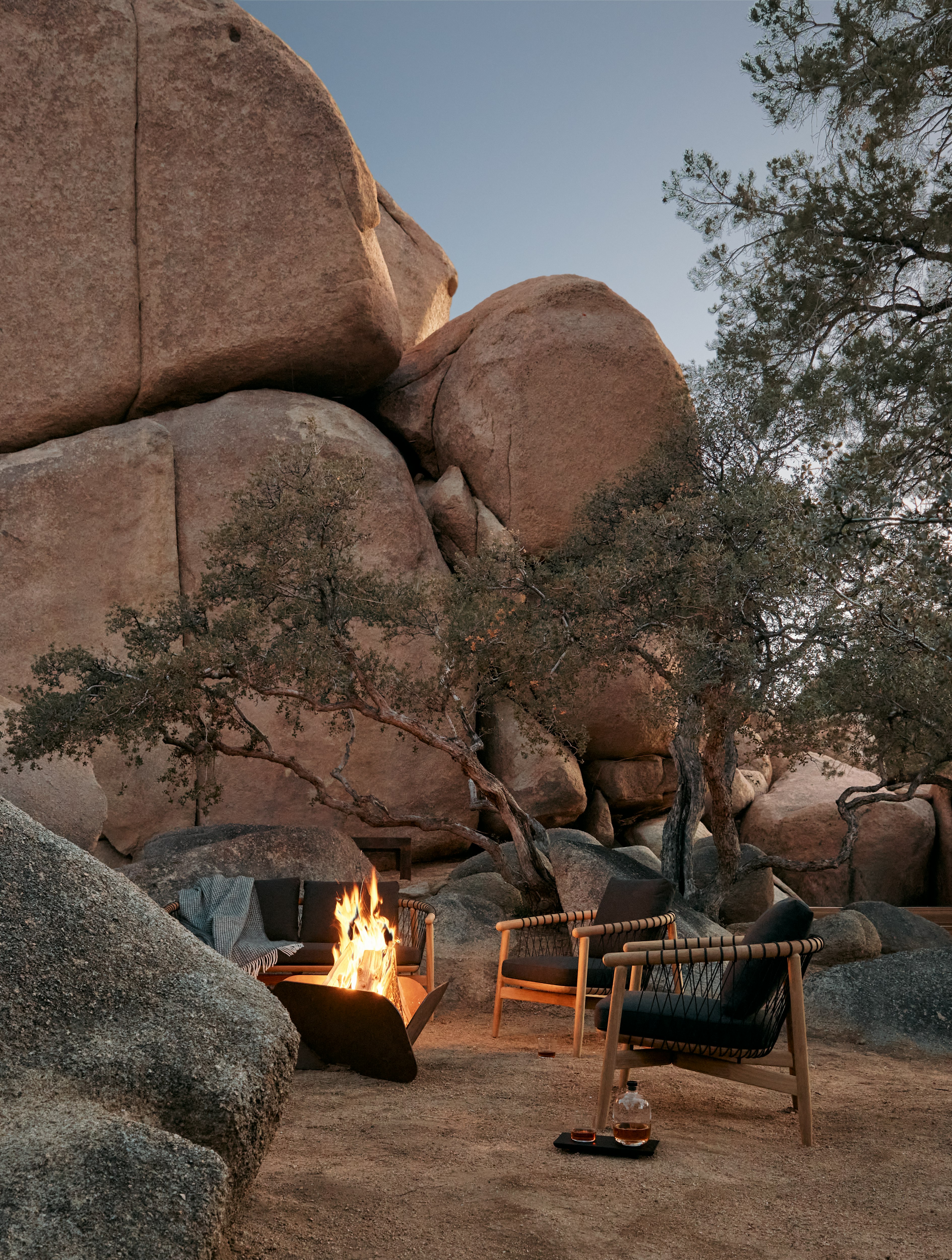 Crosshatch Outdoor Lounge Chair