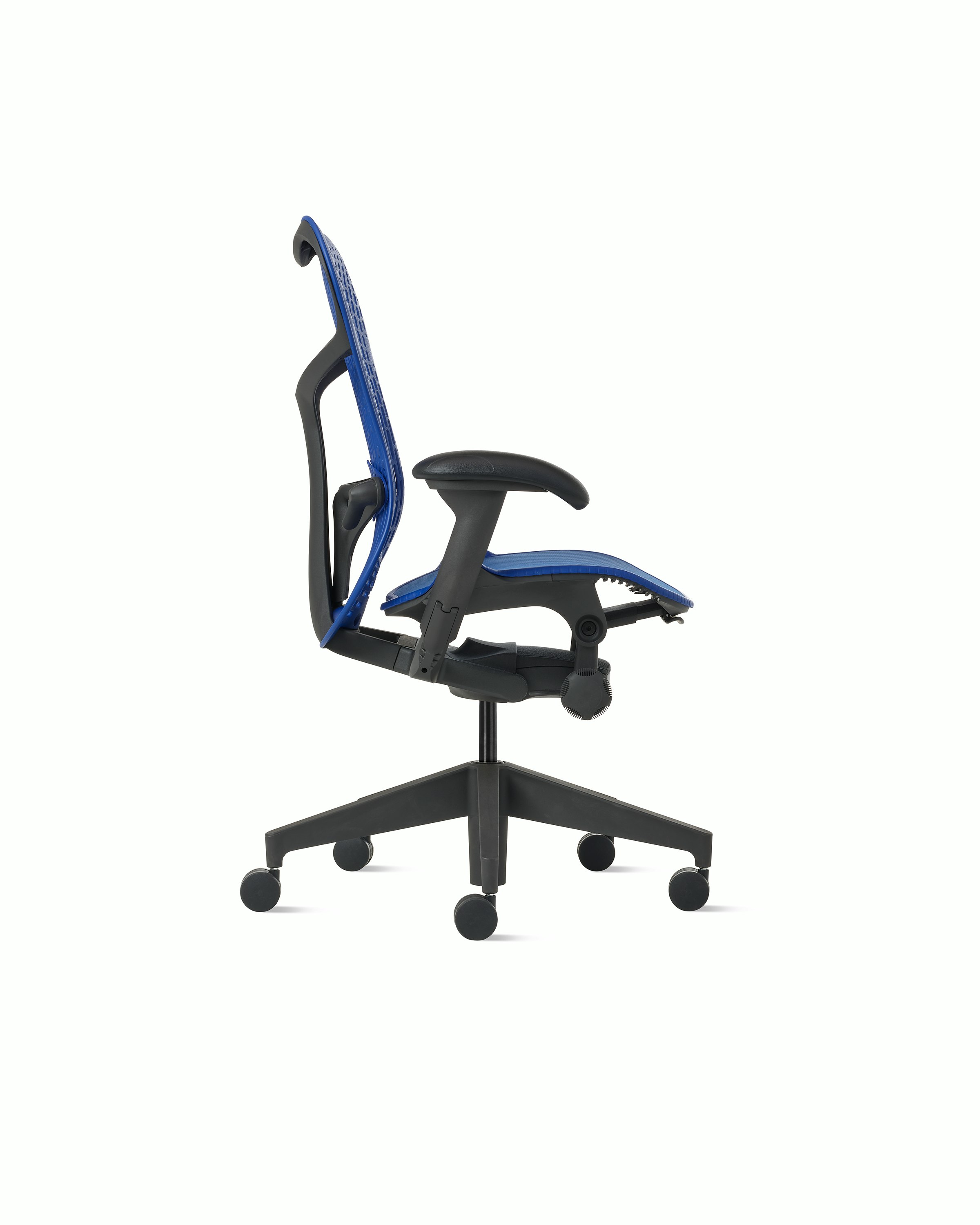 Side view of a Mirra 2 chair with a Triflex back in ultramarine blue.
