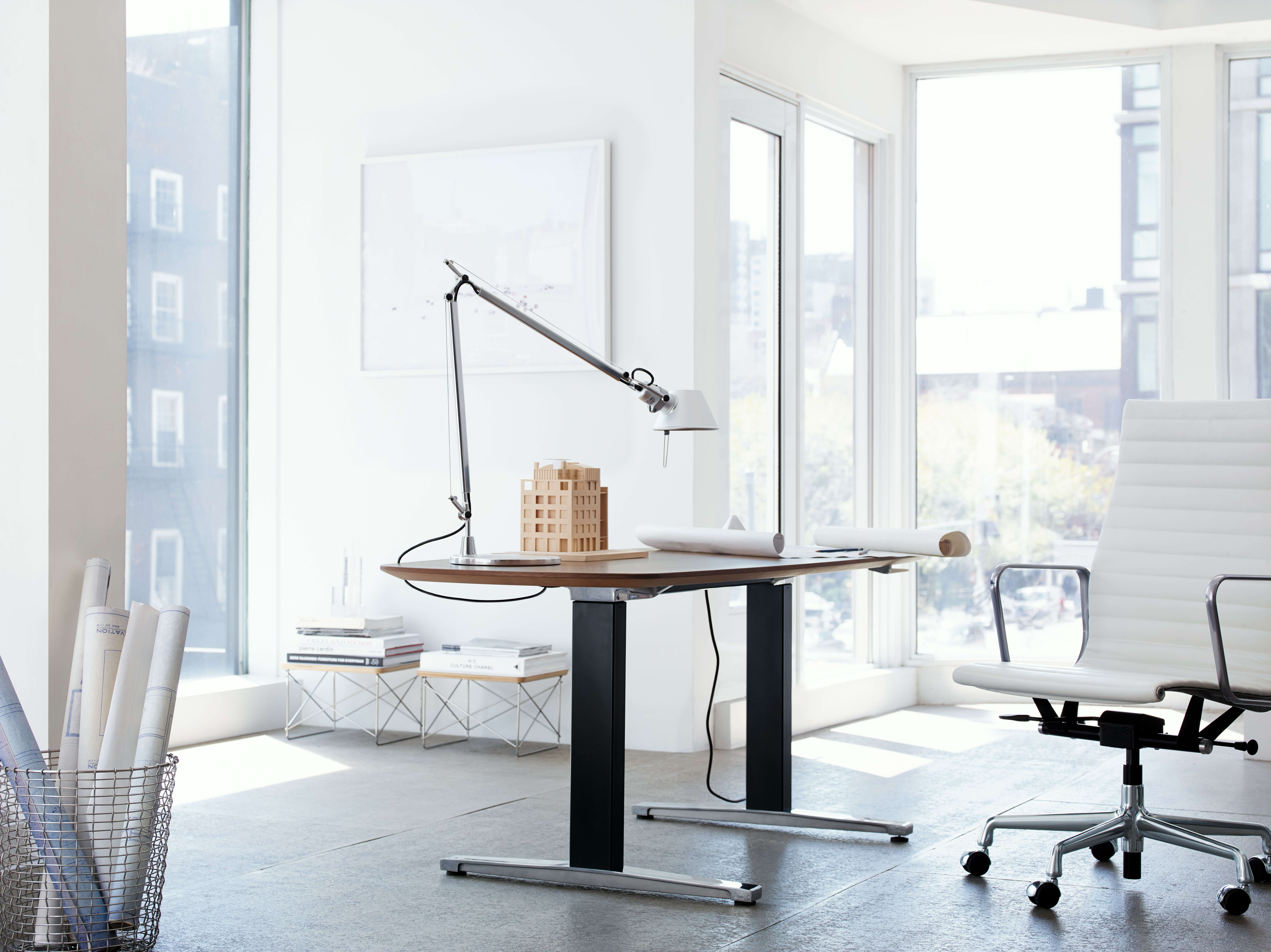 Renew Executive Sit-to-Stand Desk