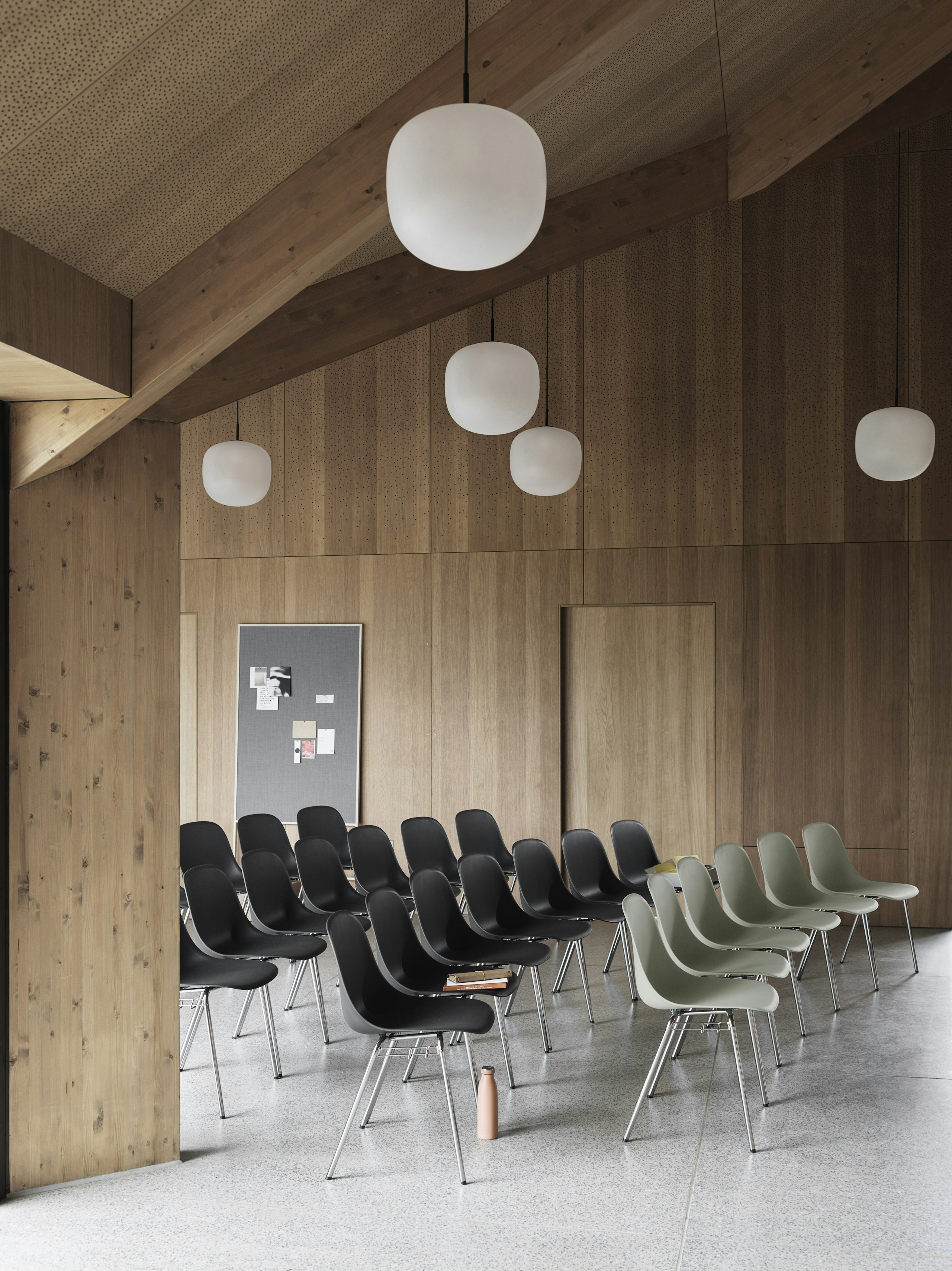 Rime Pendant Lamp, Muuto | MillerKnoll Rime Pendant Lamp, Muuto | MillerKnoll