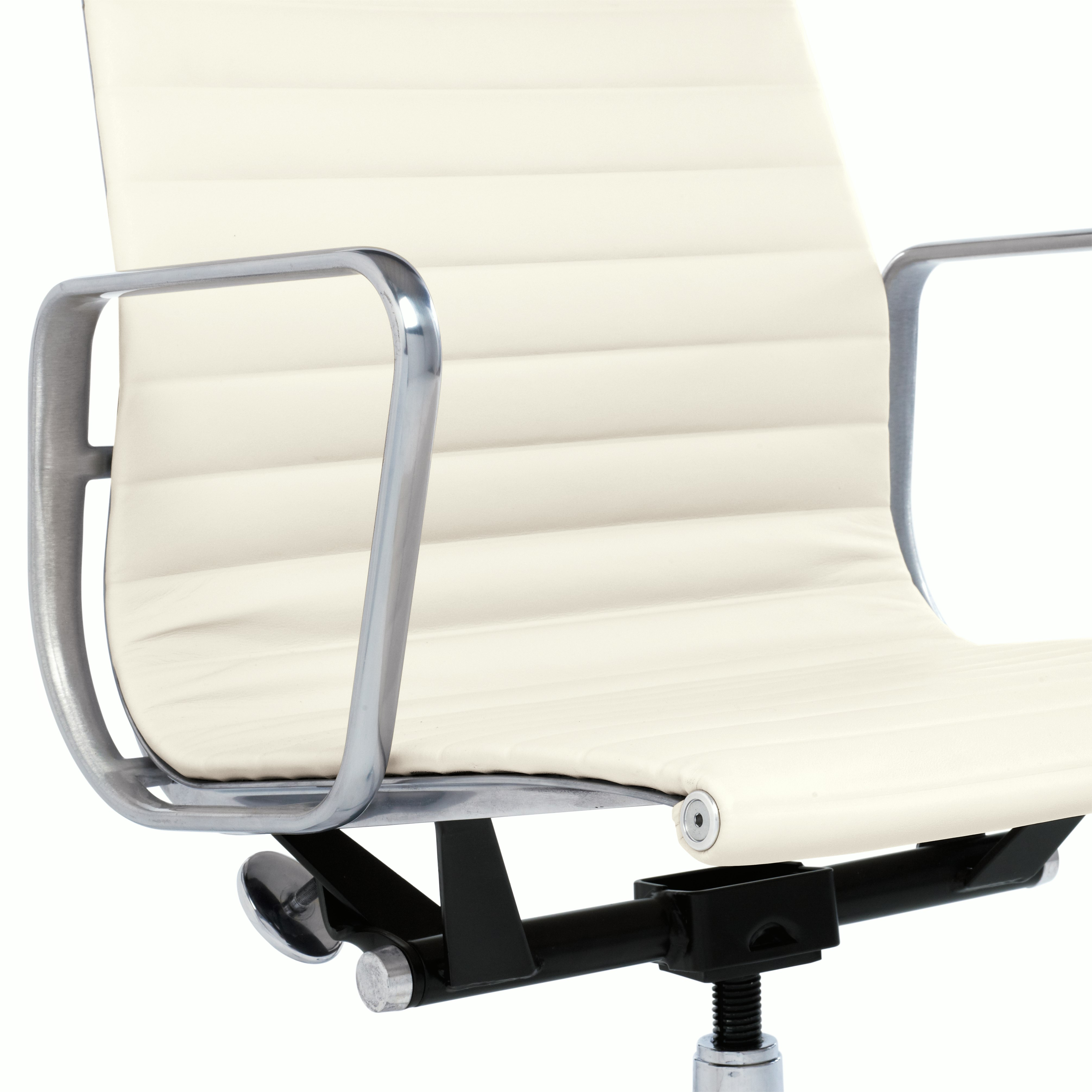 Eames Aluminum Group Management Chair