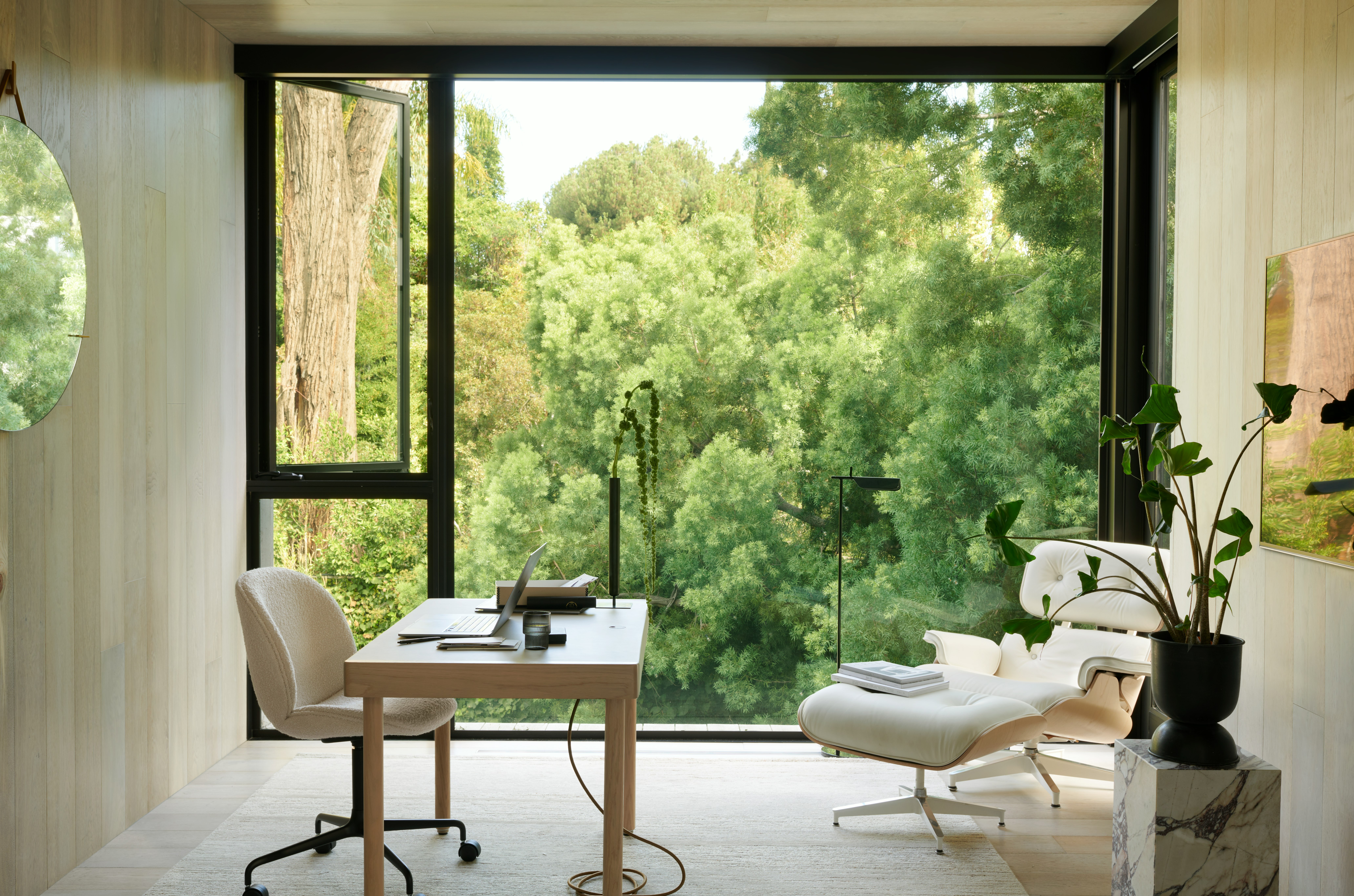 Pila Rug in a home office setting