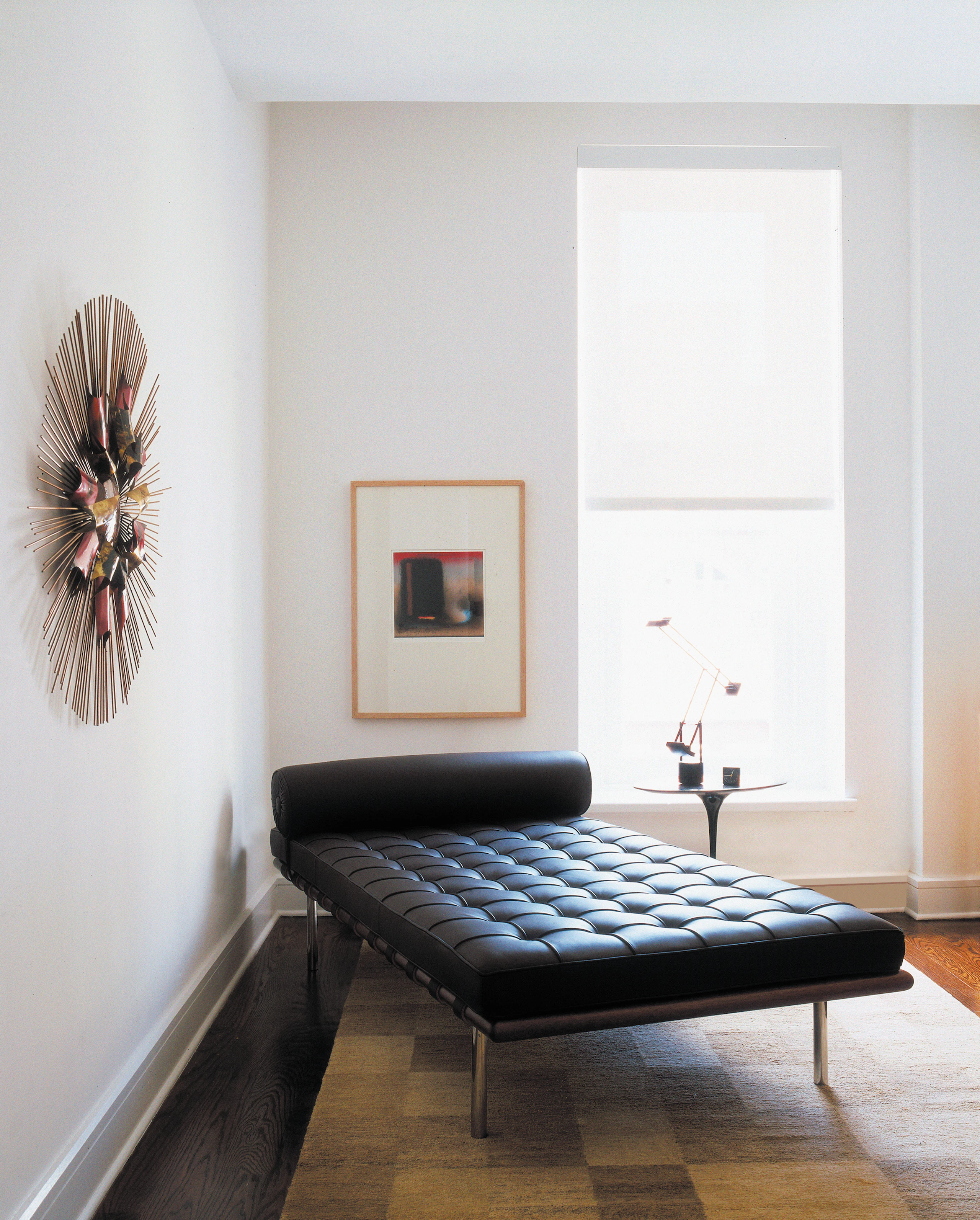 Barcelona Couch, Saarinen Side Table