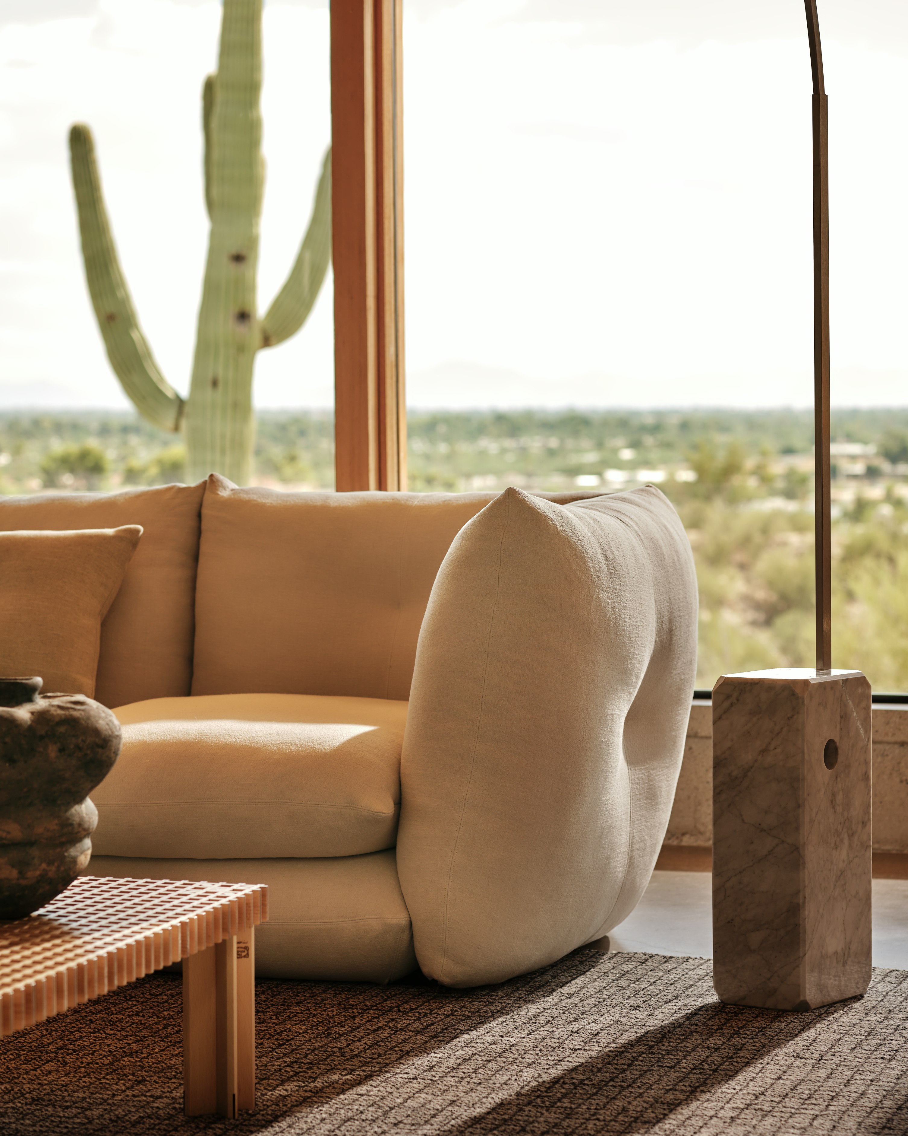 Perron Pillo Sectional