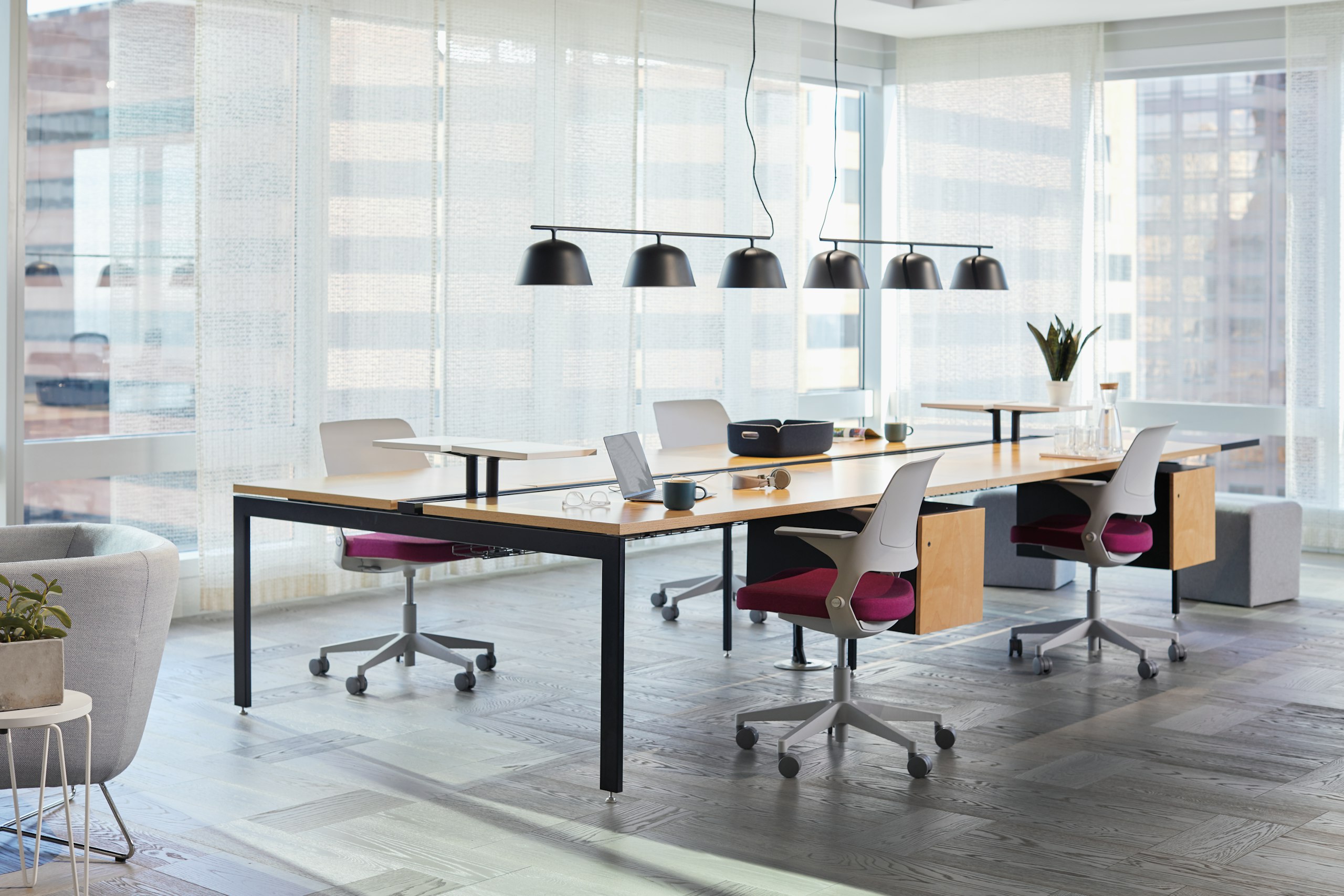 Ollo, Ollo Shell Light Task Chair, Antenna Workspaces Big Table, Hanging Storage, Florence Knoll Hairpin Table, Rockwell Unscripted