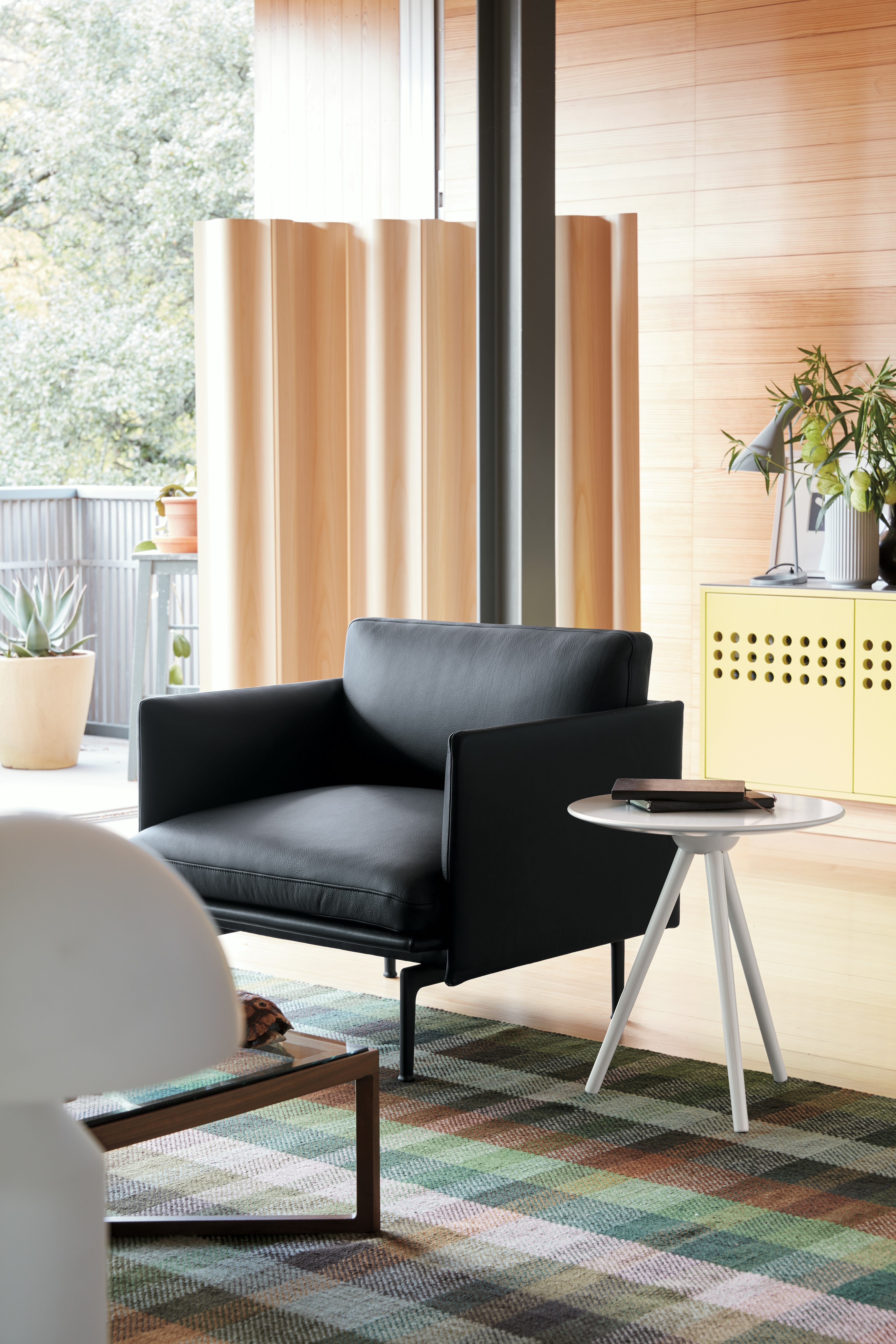 Outline Studio Chair