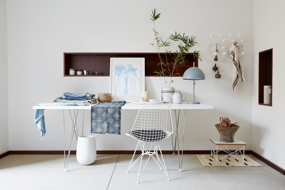 Eames Wire Chair, with Seat Pad – Herman Miller Store Eames Wire Chair, with Seat Pad – Herman Miller Store
