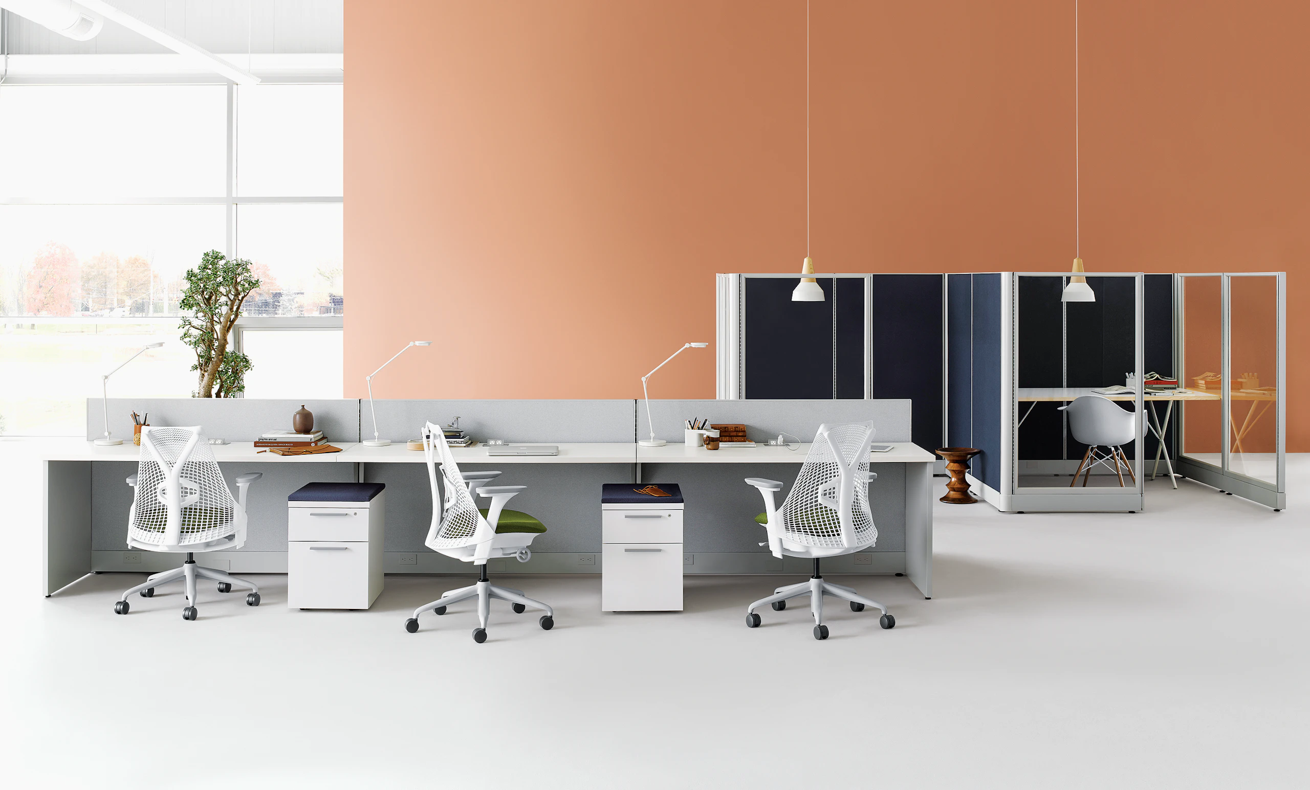 Action Office with Sayl Chairs